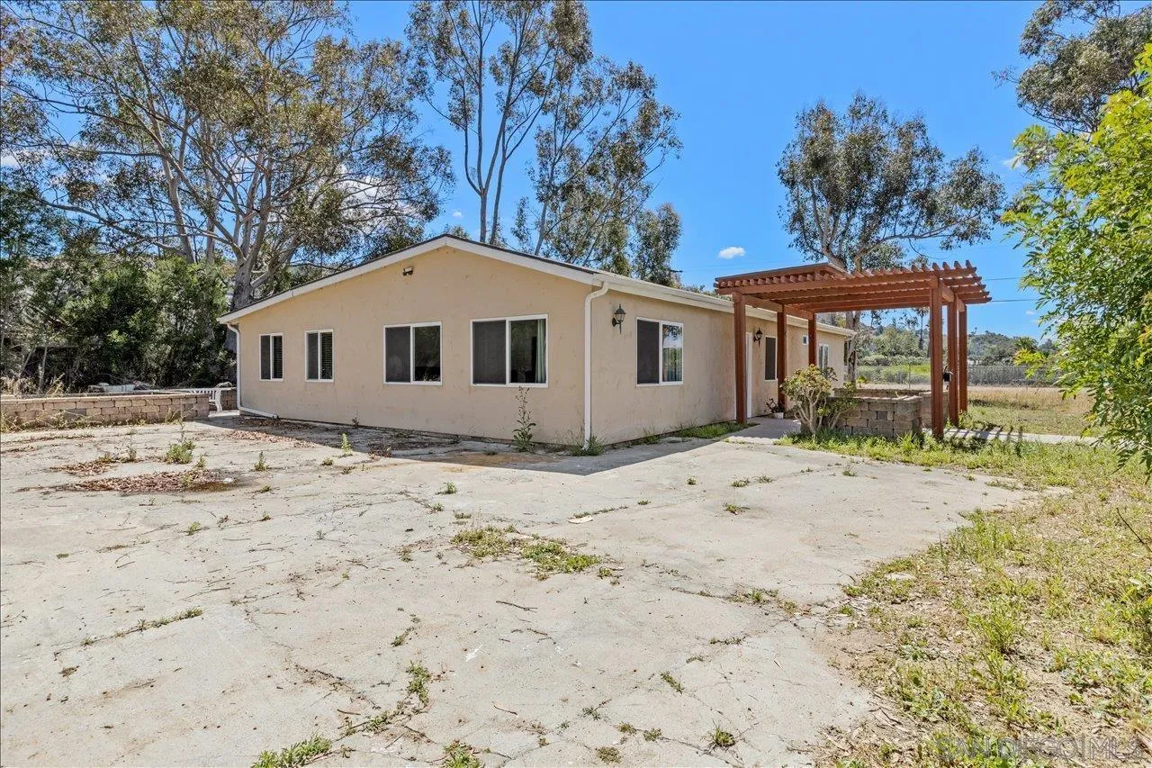 5461 Rainbow Creek, Fallbrook, CA 92028 - Photo 3 of 36, Fallbrook, CA