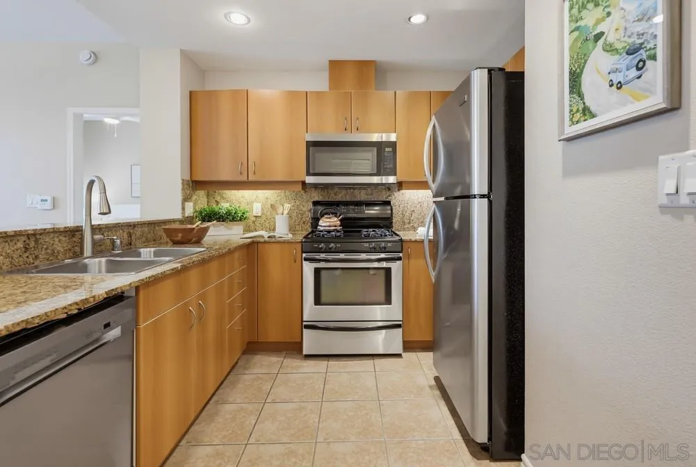 Photo #12: 260018942 Listing: Photo #12