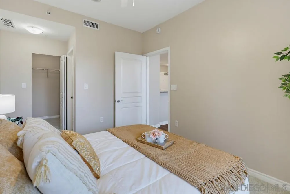 Photo #22: 260018942 Listing: Photo #22