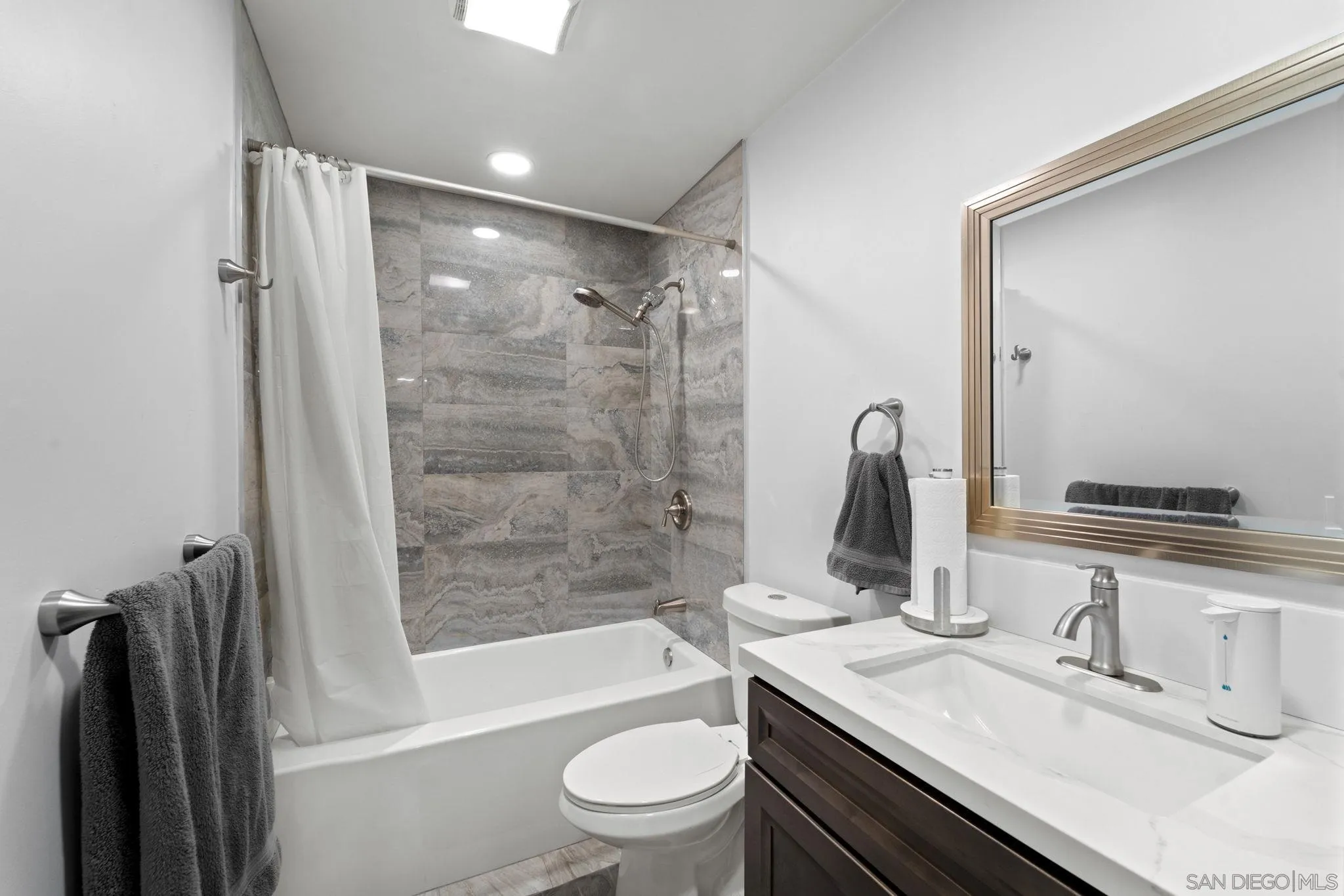Photo #17: 260018955 Listing: Photo #17