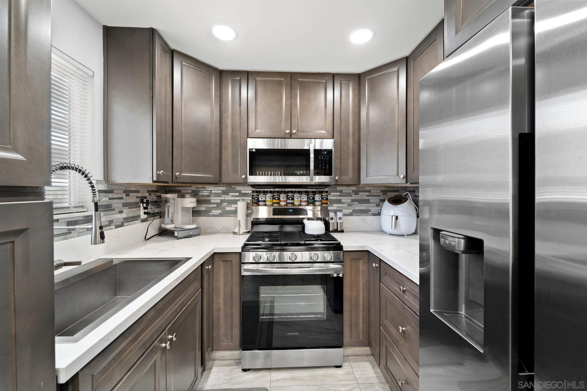 196 W Park Ave Unit 1, El Cajon, CA 92020 - Photo 3 of 23, El Cajon, CA