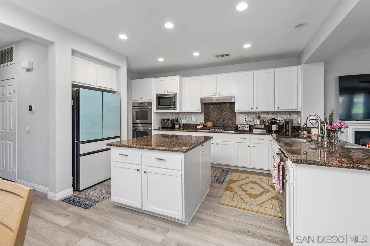 https://cdn.realtyfeed.com/cdn/127/260018963/459223e21cfc3d01a52b9d4b964a2e45.webp