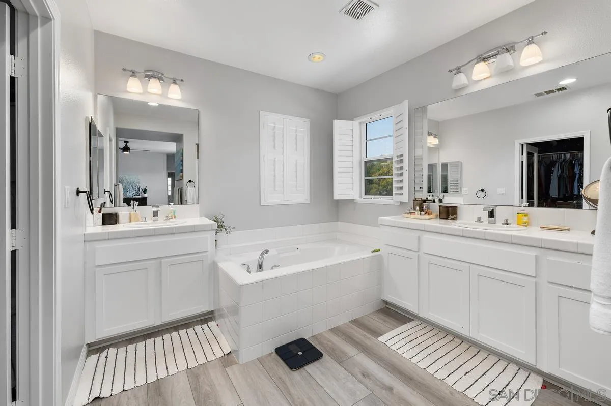 https://cdn.realtyfeed.com/cdn/127/260018963/6bd65553852fa4bda3a67325be0b6138.webp