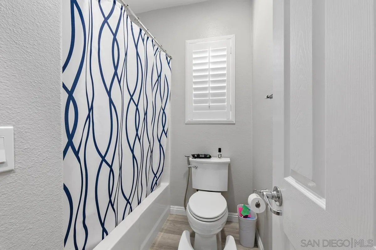 https://cdn.realtyfeed.com/cdn/127/260018963/810eaa910af9c19da0c763f13c0940e4.webp