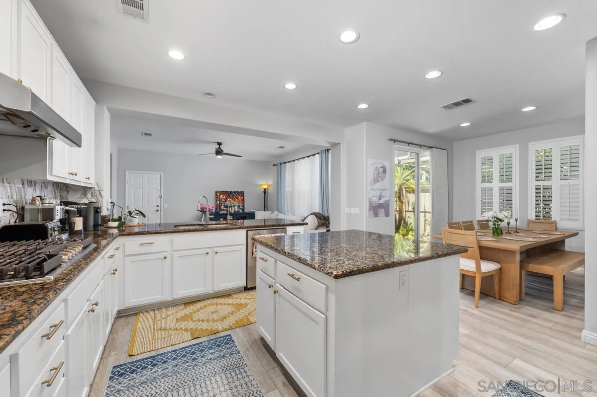 https://cdn.realtyfeed.com/cdn/127/260018963/9d8ac25735e93e56b6f2a41fca6e32ea.webp