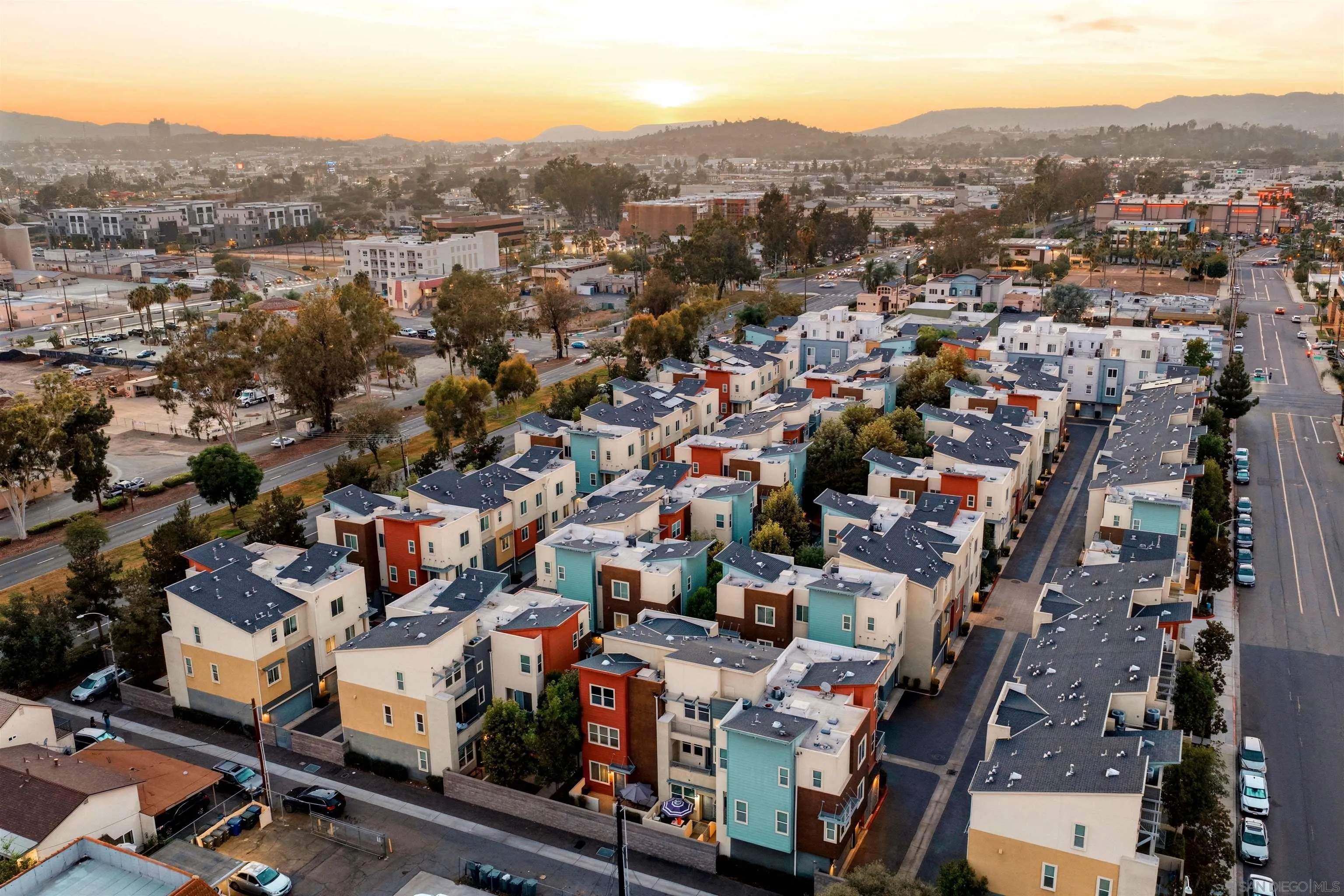 https://cdn.realtyfeed.com/cdn/127/260018965/137f05934b190f06ef1c8dd0c8a9323a.webp