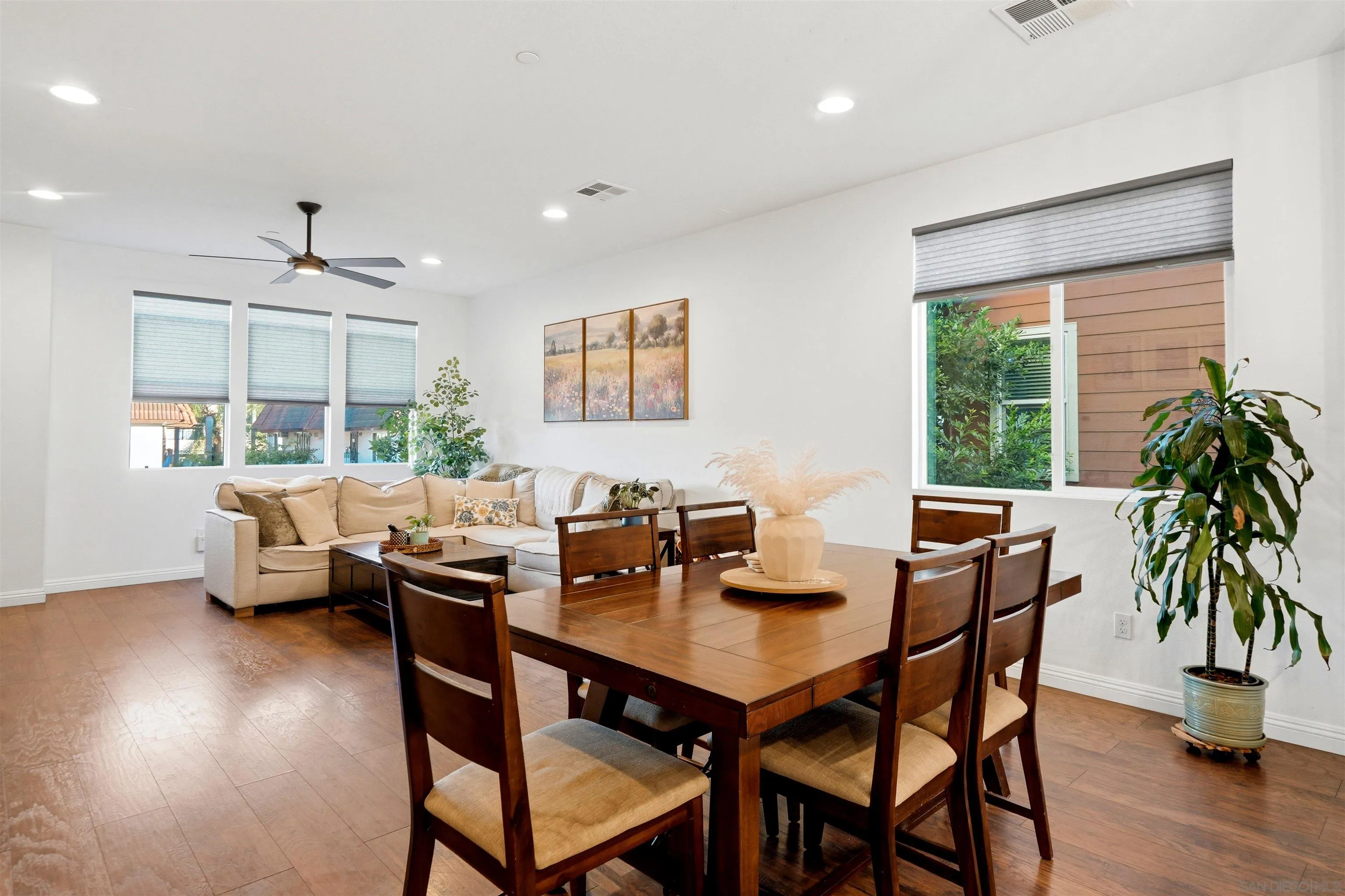 https://cdn.realtyfeed.com/cdn/127/260018965/1eb5adcaccb5fd1921f088566bb92c32.webp