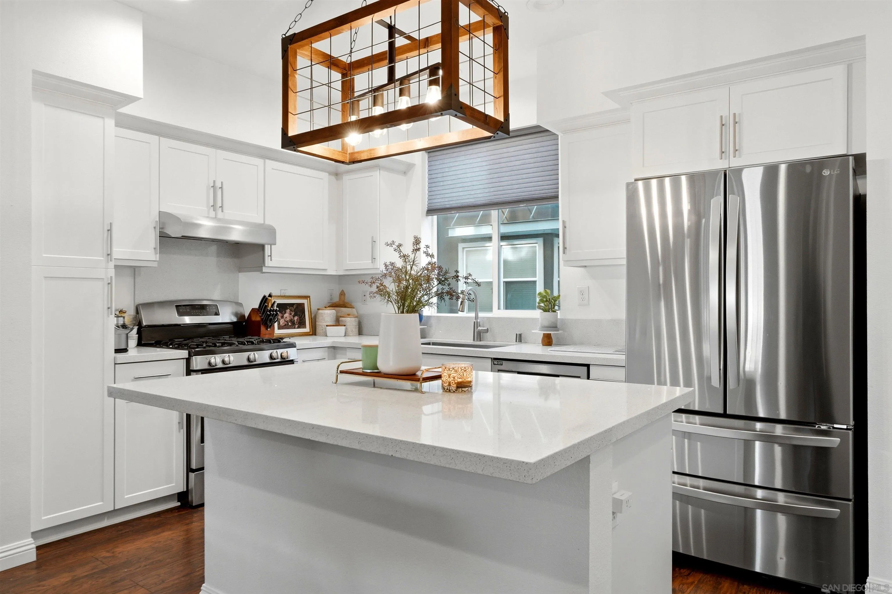 https://cdn.realtyfeed.com/cdn/127/260018965/6f285446f65b6760a5143ff888acac7d.webp