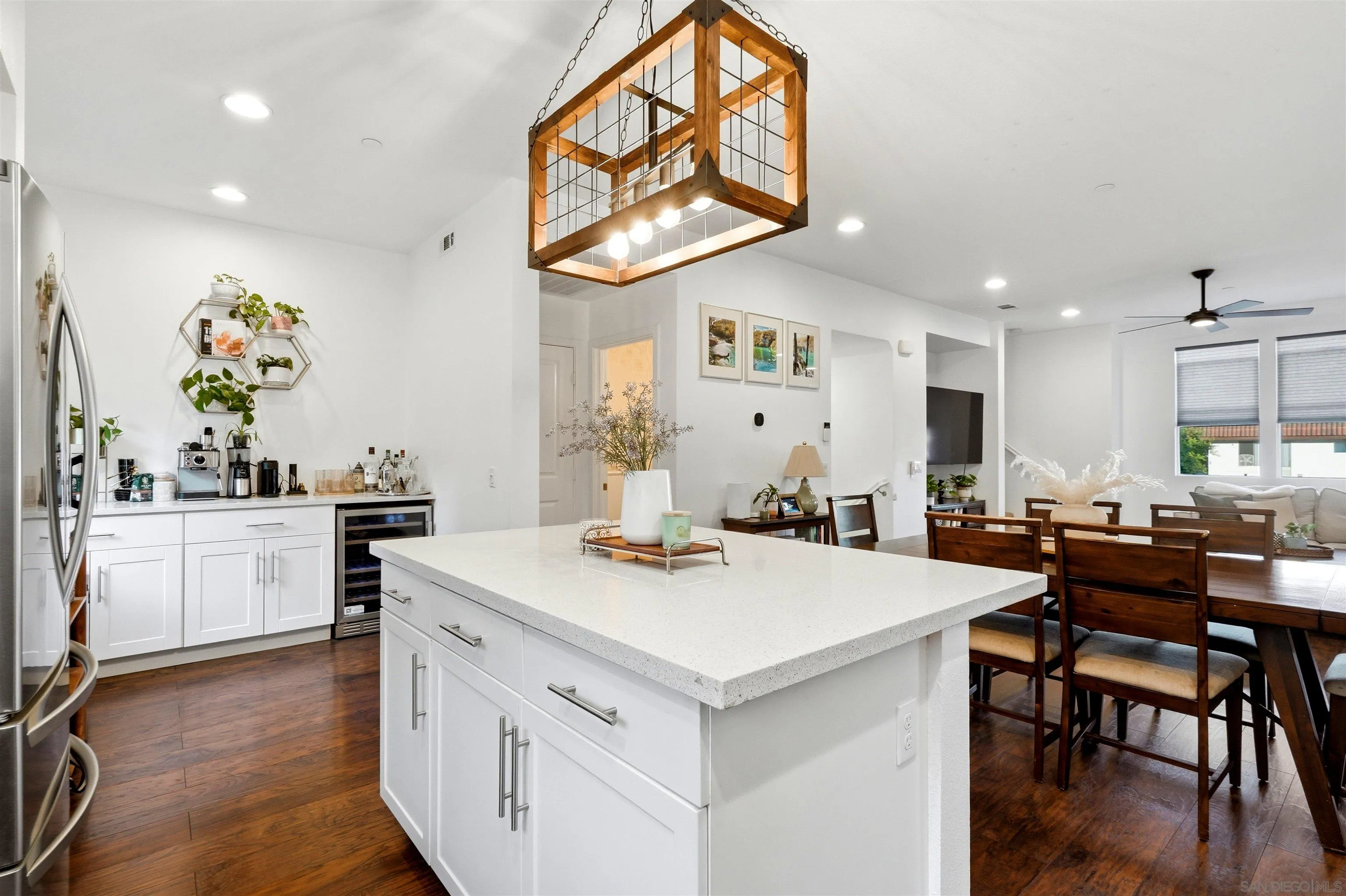 https://cdn.realtyfeed.com/cdn/127/260018965/91c06cbd3d3b8379bc6c4acf866e37bb.webp