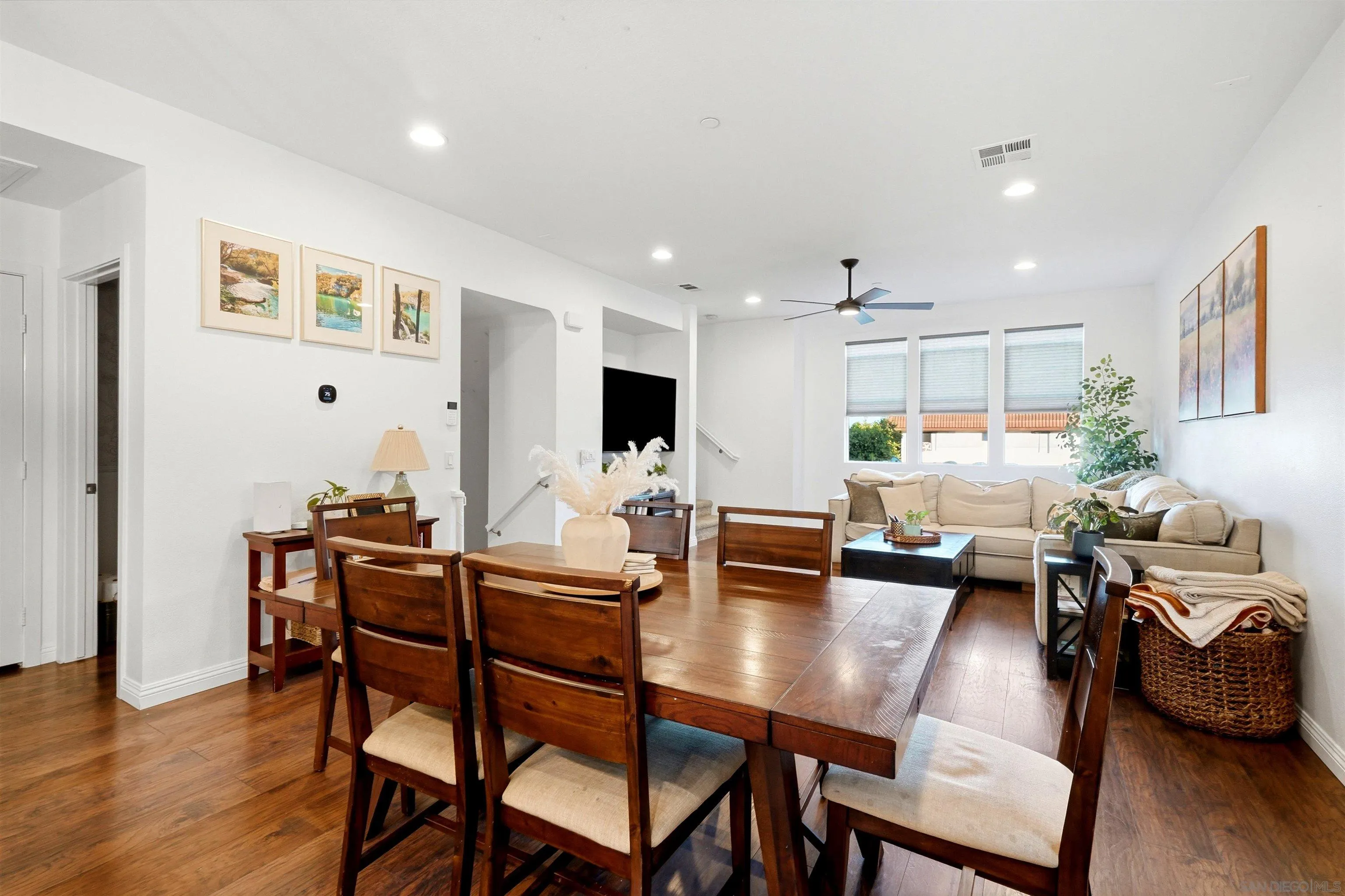 https://cdn.realtyfeed.com/cdn/127/260018965/a48cfc1f13b7ee2eb343a359f9b4f609.webp