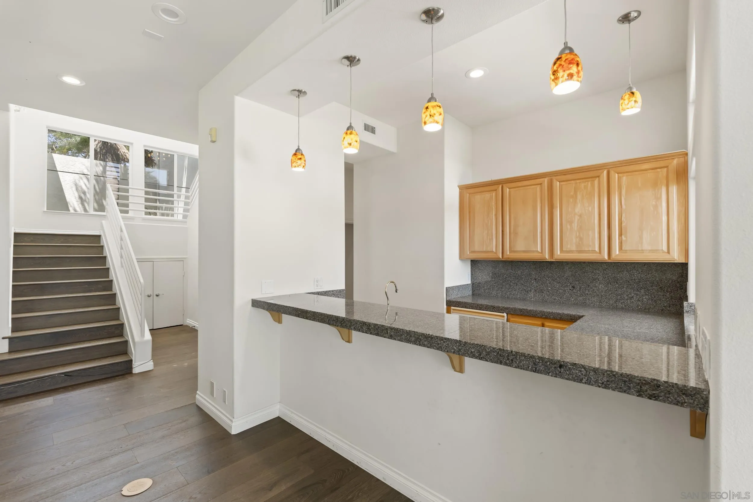 https://cdn.realtyfeed.com/cdn/127/260018980/4e434b991ab3e21aa58e1d058a2b093b.webp