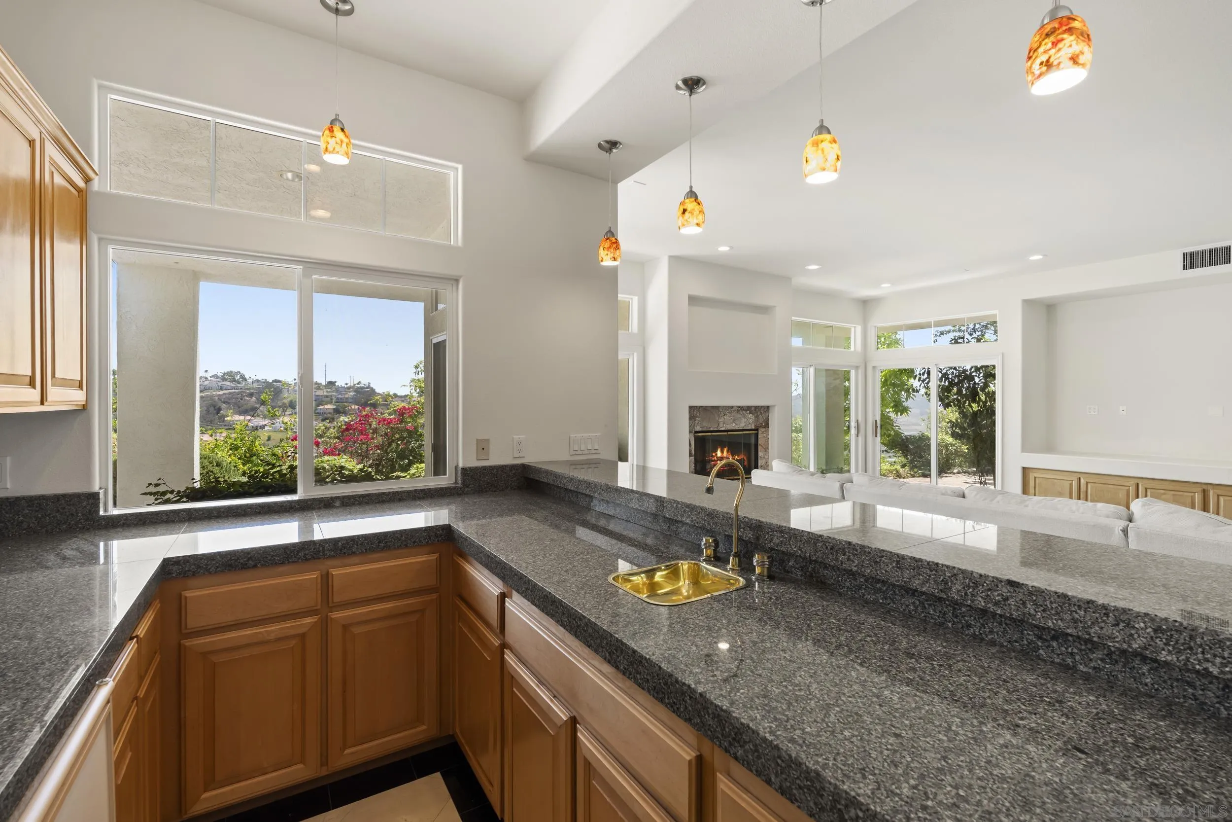 https://cdn.realtyfeed.com/cdn/127/260018980/9c88d3d61ac65e3e7fb6f5049c05bd1c.webp