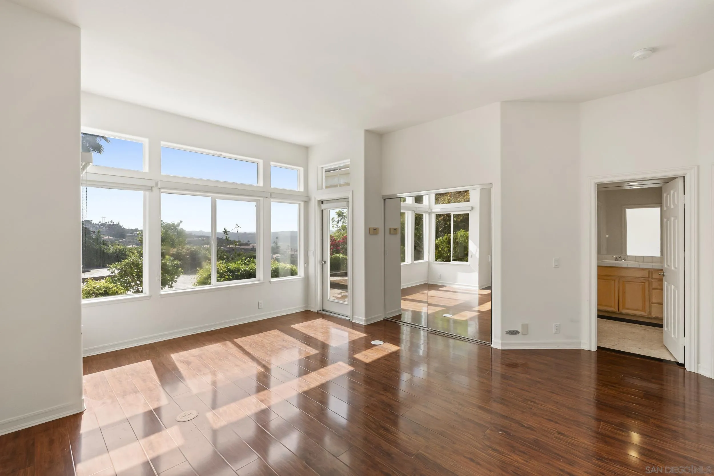 https://cdn.realtyfeed.com/cdn/127/260018980/b23b7ff43743b0ef23afab27cc4ca026.webp