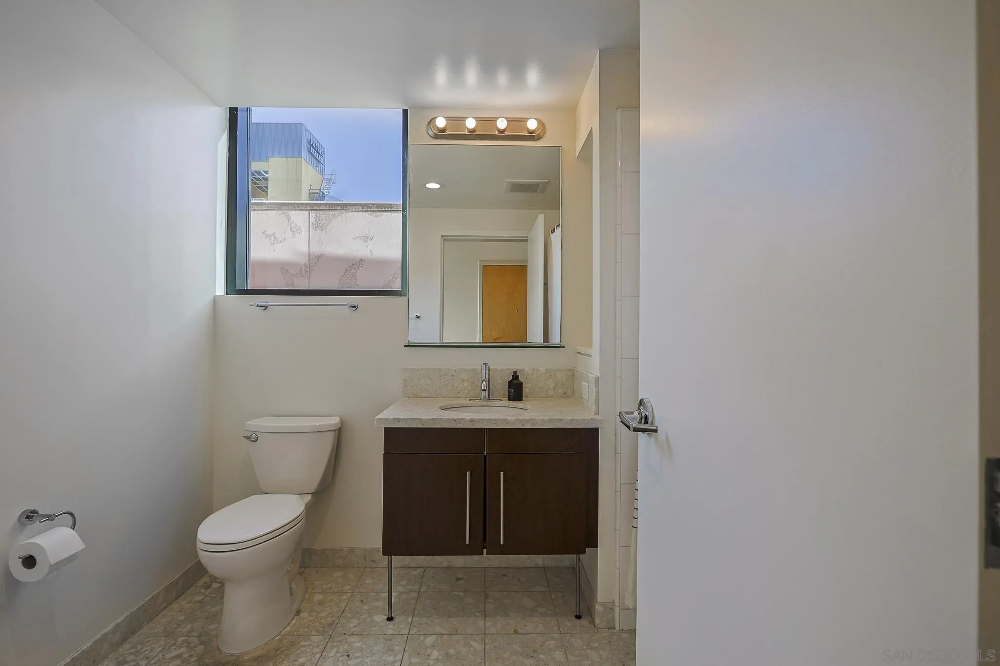 Photo #14: 260018985 Listing: Photo #14