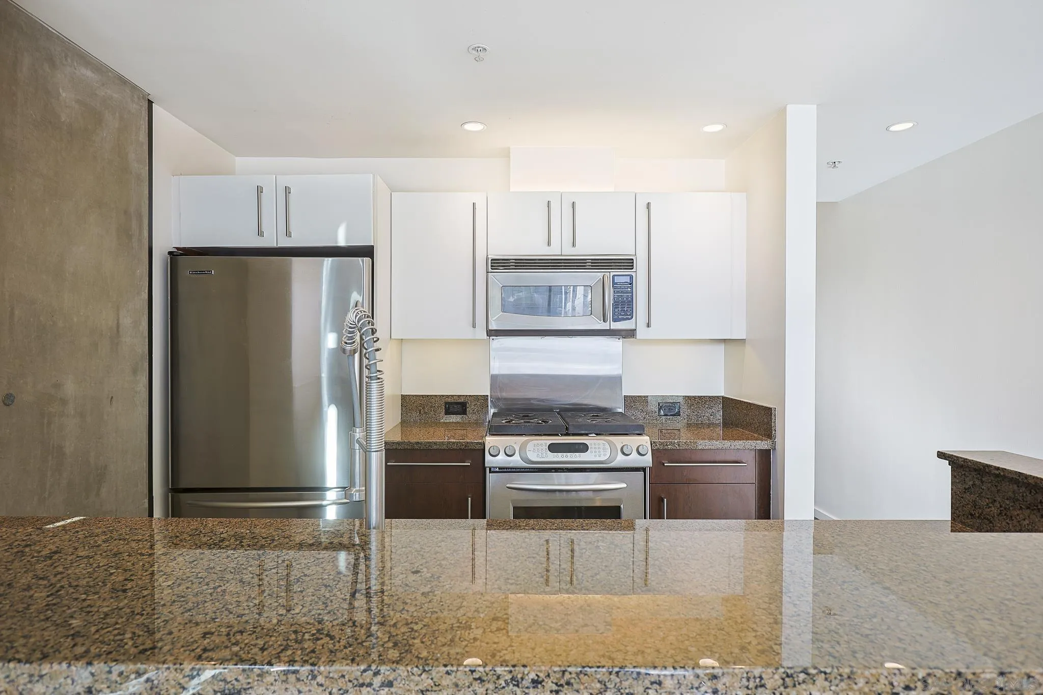 Photo #11: 260018985 Listing: Photo #11