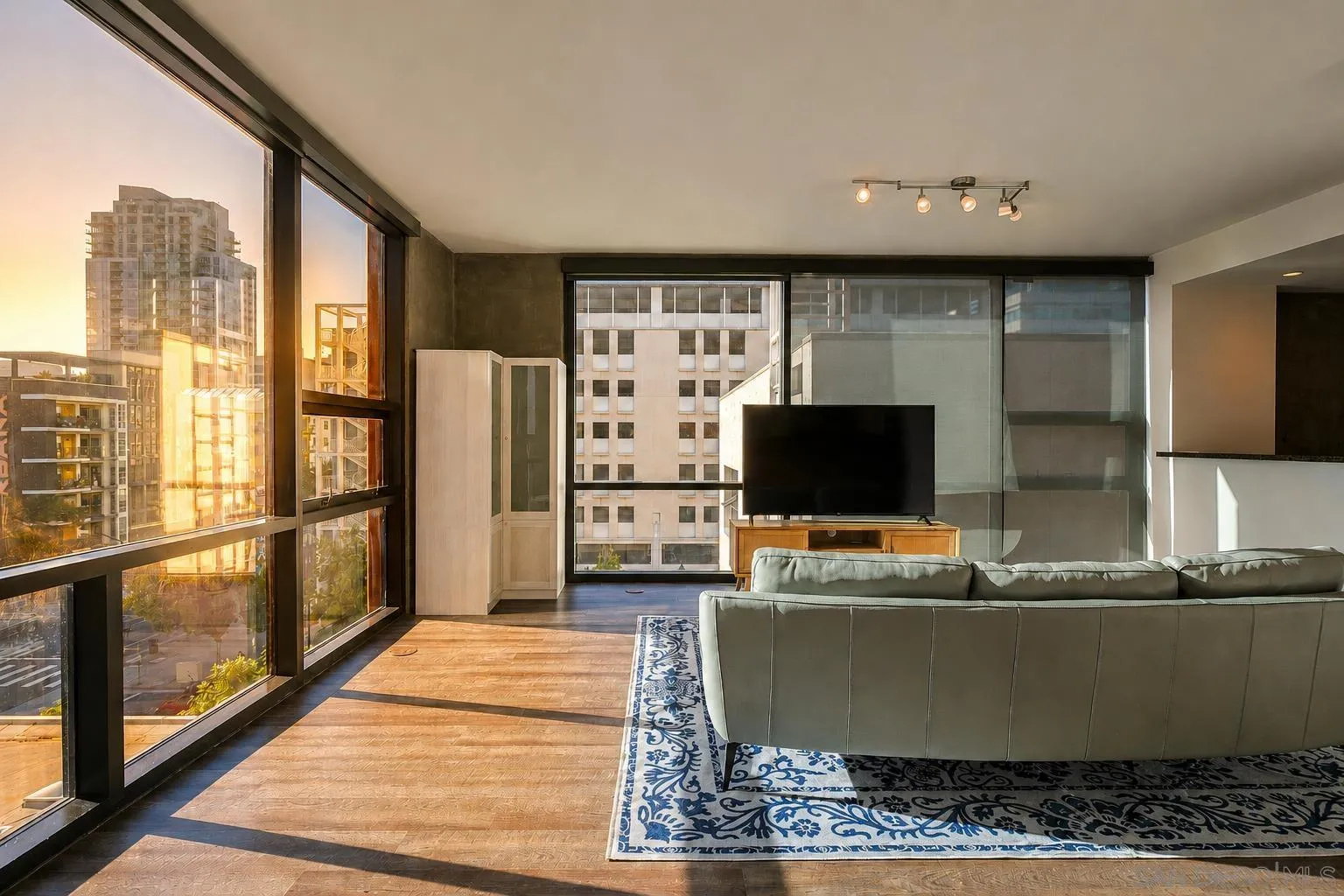 Photo #3: 260018985 Listing: Photo #3