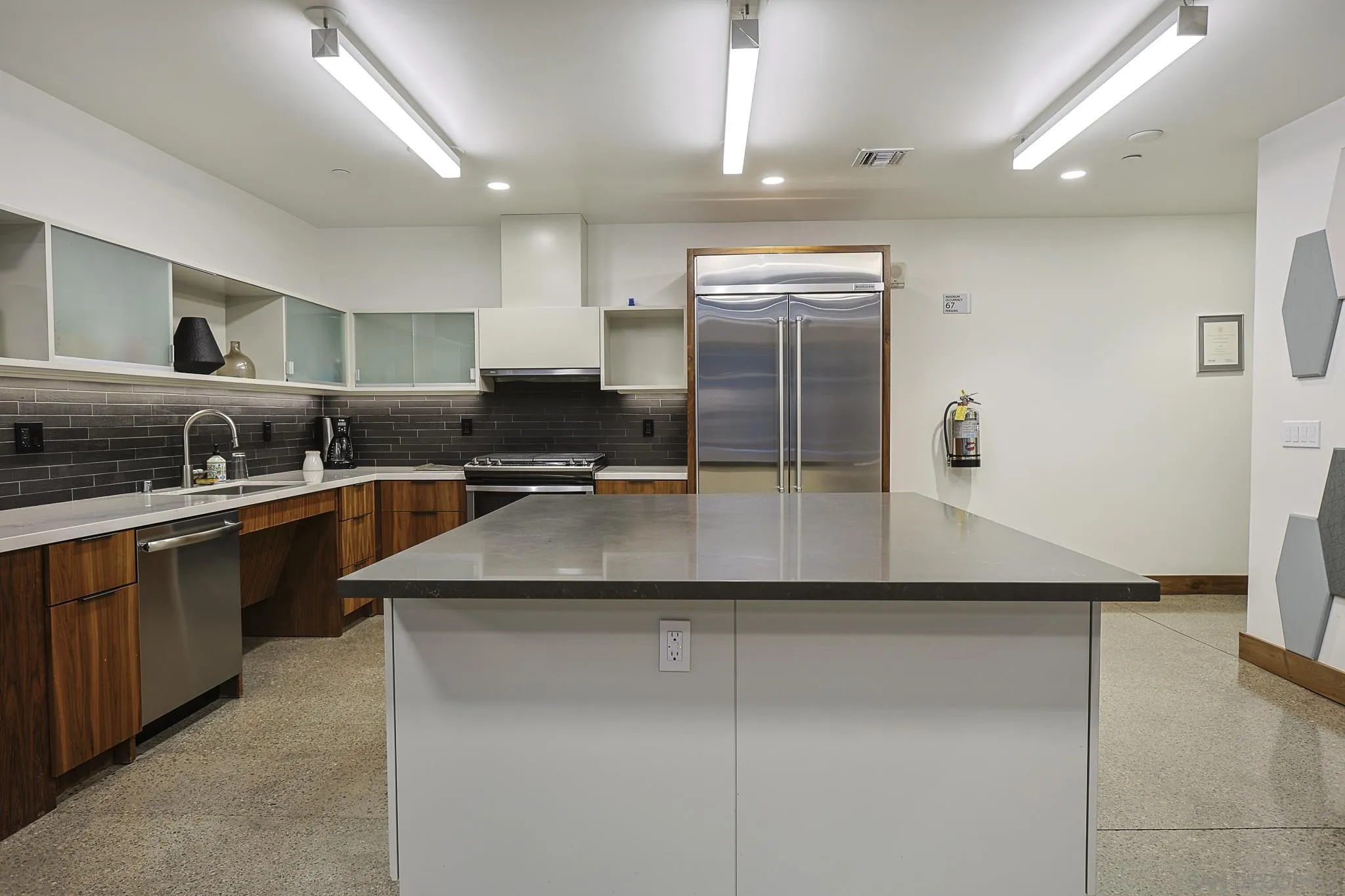 Photo #23: 260018985 Listing: Photo #23