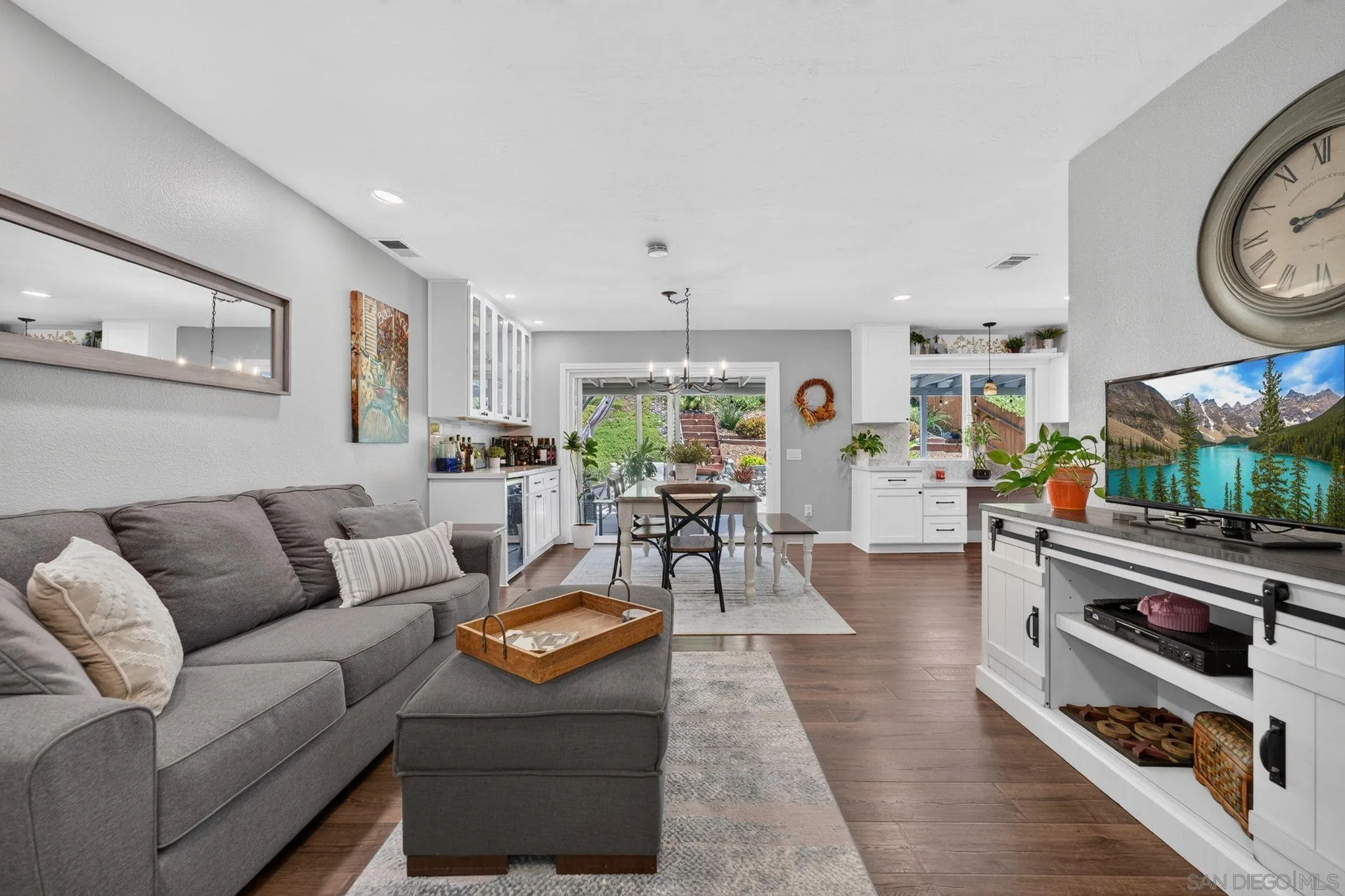 https://cdn.realtyfeed.com/cdn/127/260018987/256661685a56811d165a6ddaf0ec6226.webp