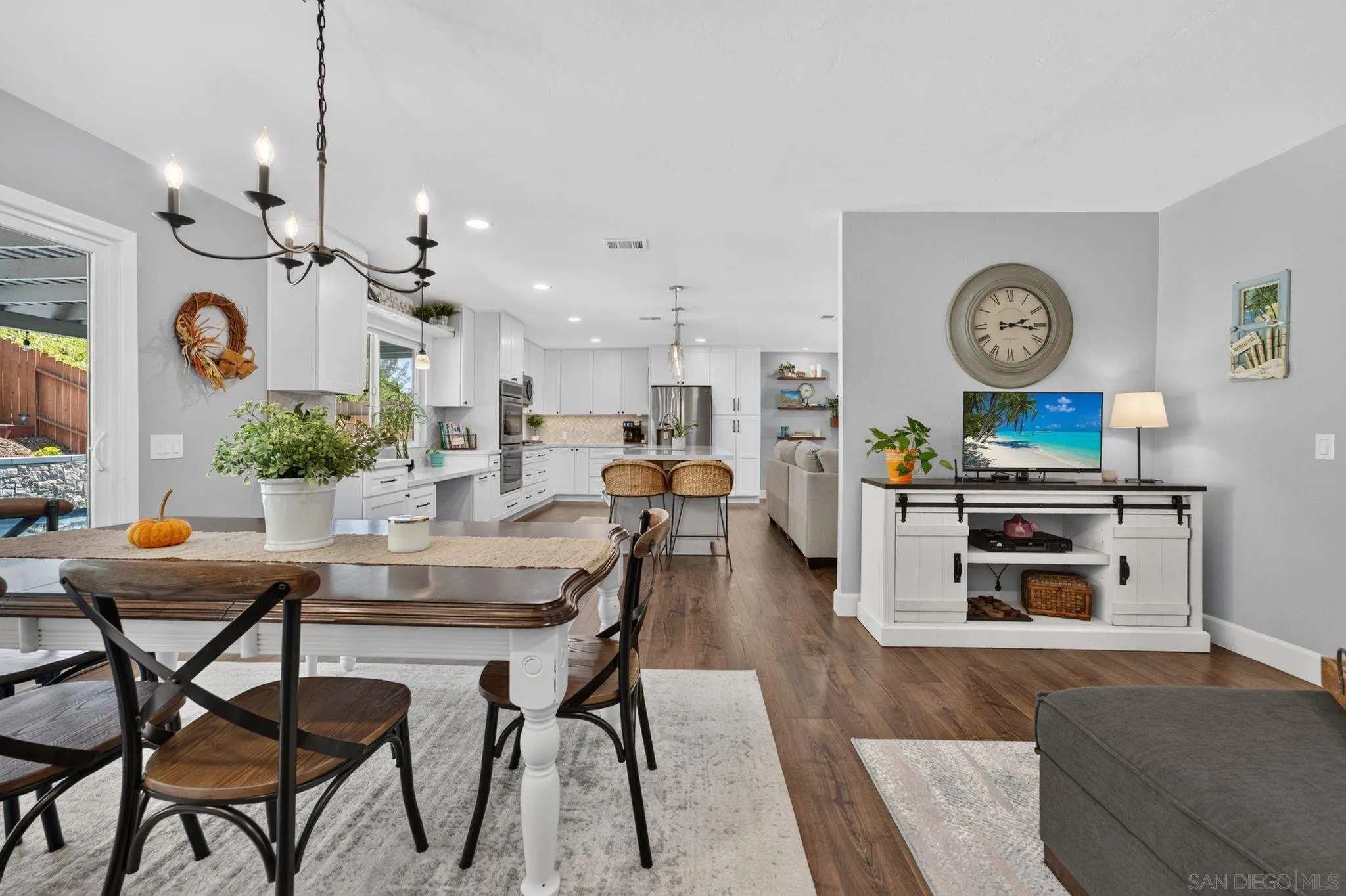 https://cdn.realtyfeed.com/cdn/127/260018987/4be83943f1987af460de8097ecc2775e.webp