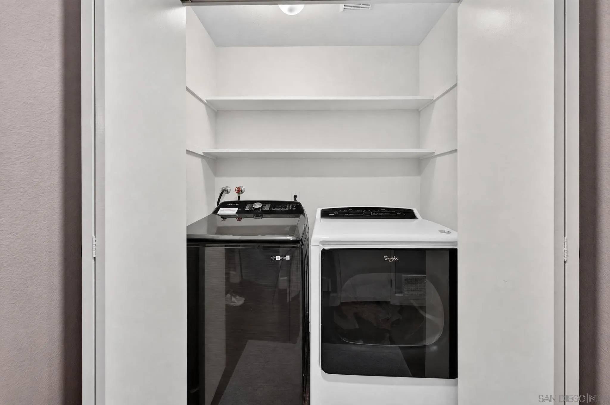 https://cdn.realtyfeed.com/cdn/127/260018987/8963ce72236eae625fc18189ead74e11.webp