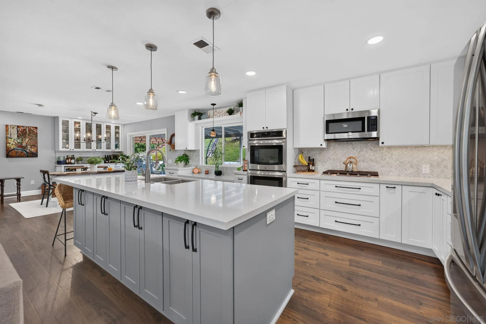 https://cdn.realtyfeed.com/cdn/127/260018987/99ed62345e06ff0e62187eac896e93b6.webp