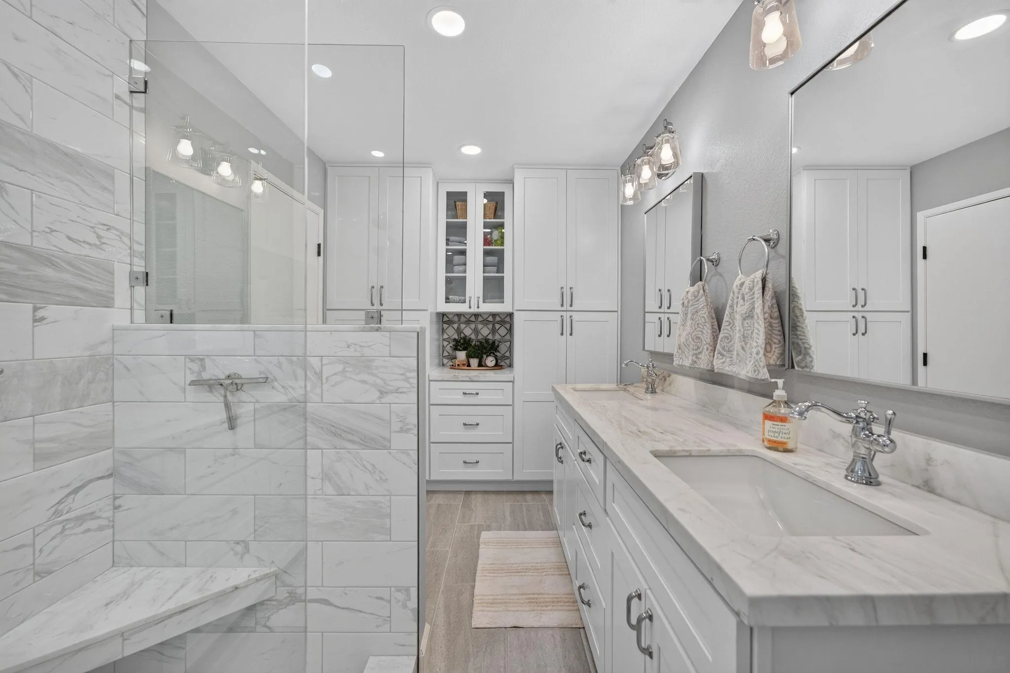 https://cdn.realtyfeed.com/cdn/127/260018987/cf316226e3cb482930a60cf28f7f7867.webp