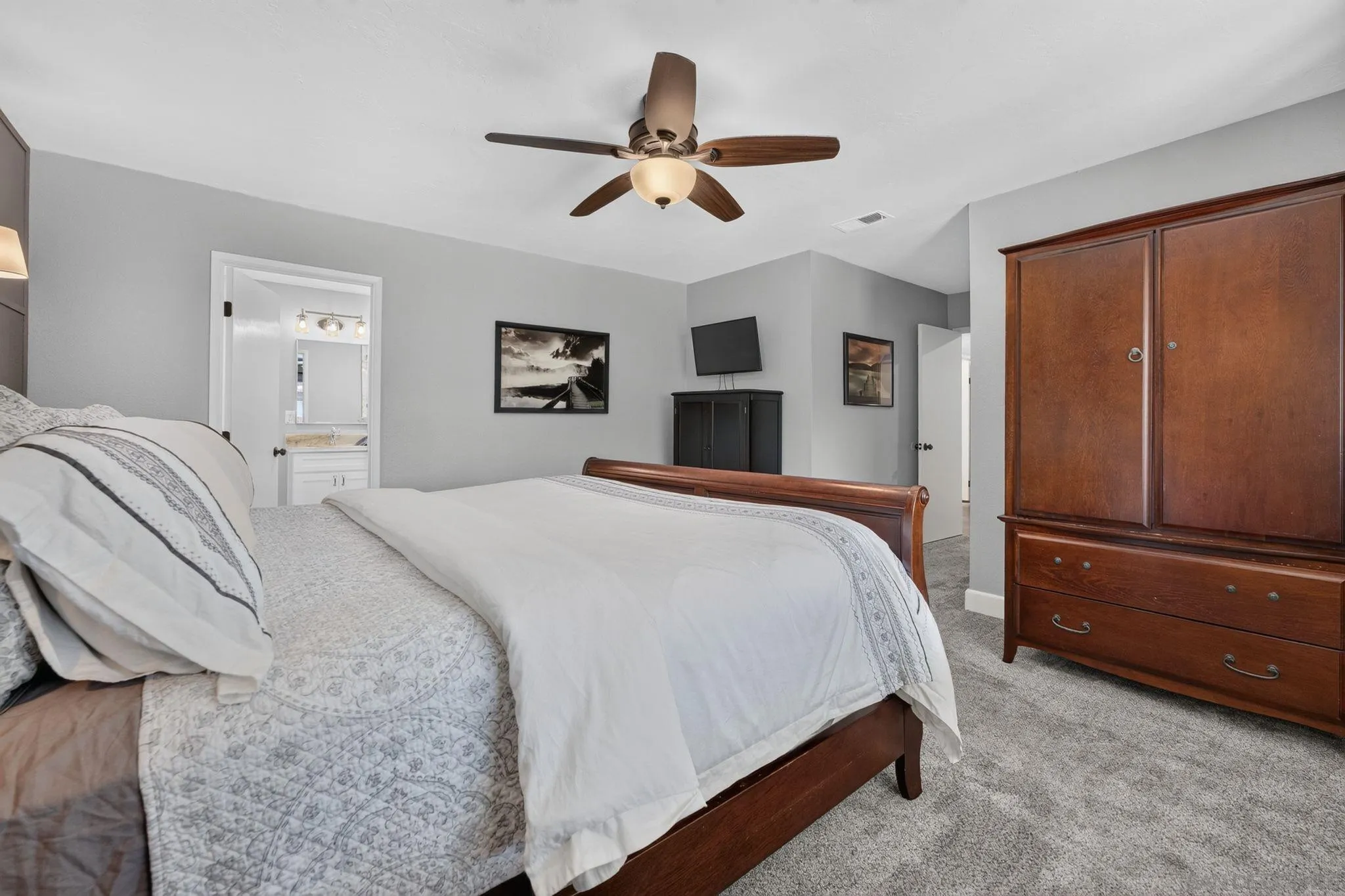 https://cdn.realtyfeed.com/cdn/127/260018987/d3829fb3a557e5aa44b83f24e6260cdb.webp