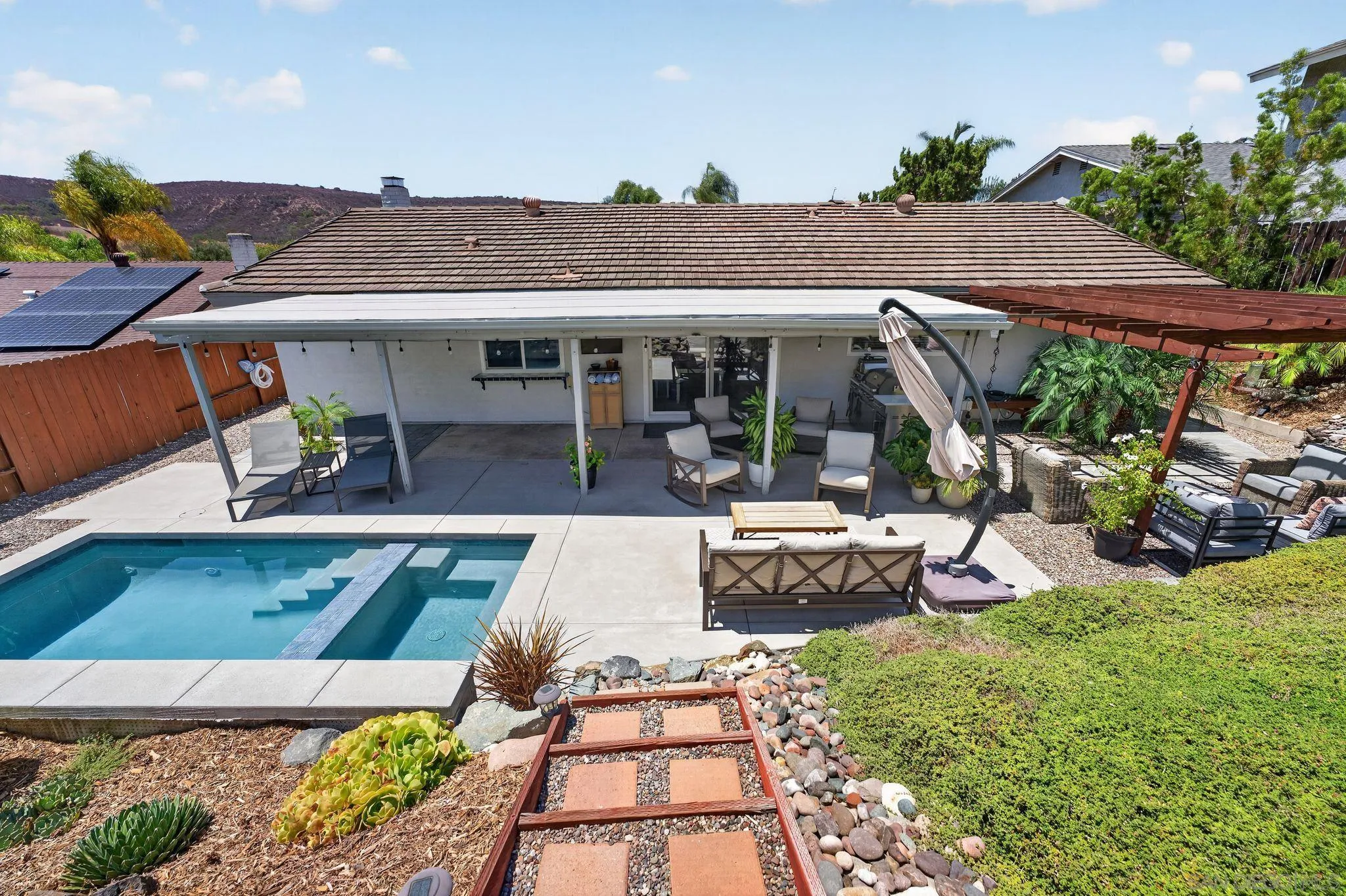 https://cdn.realtyfeed.com/cdn/127/260018987/e5b01eca2e4ede60a0a1ff889382b3be.webp