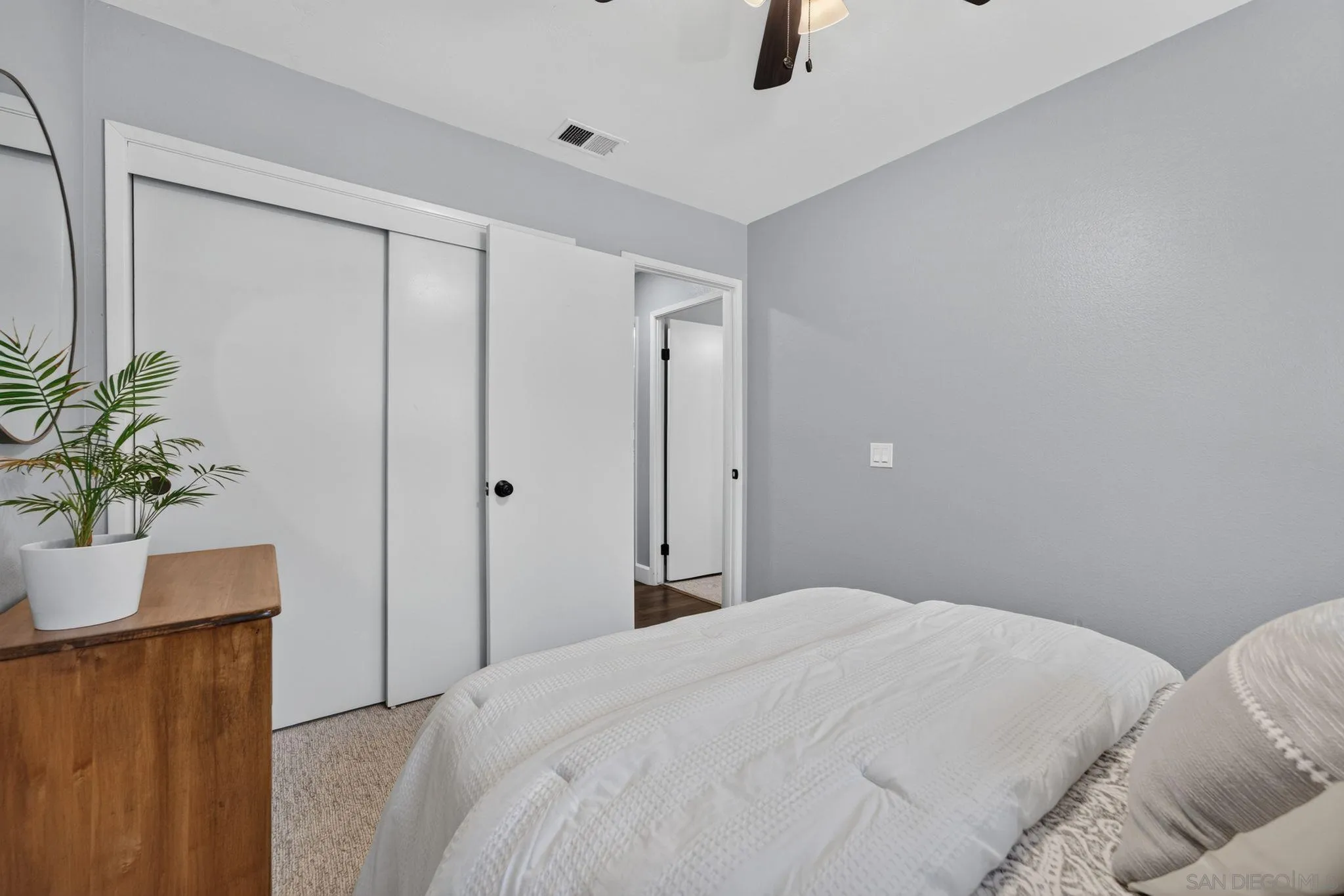 https://cdn.realtyfeed.com/cdn/127/260018987/ea92d05023a35e83413b10d508240062.webp