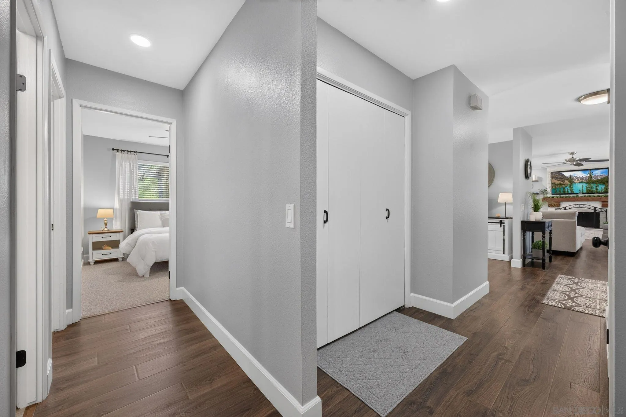 https://cdn.realtyfeed.com/cdn/127/260018987/eb149f689f2cb4b6ff3fce1cc8500f73.webp