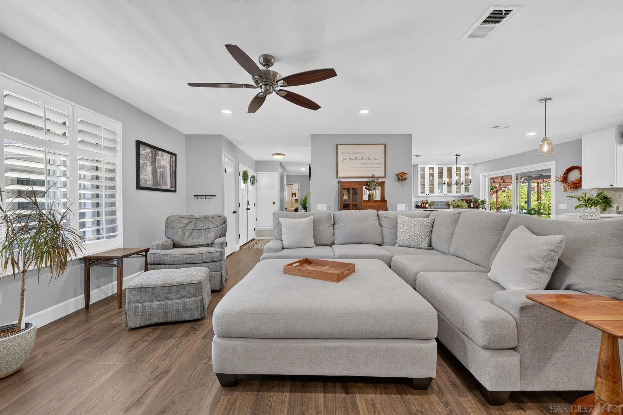 https://cdn.realtyfeed.com/cdn/127/260018987/ee13bfeaa347bfe8ef2fca11f84c5c78.webp