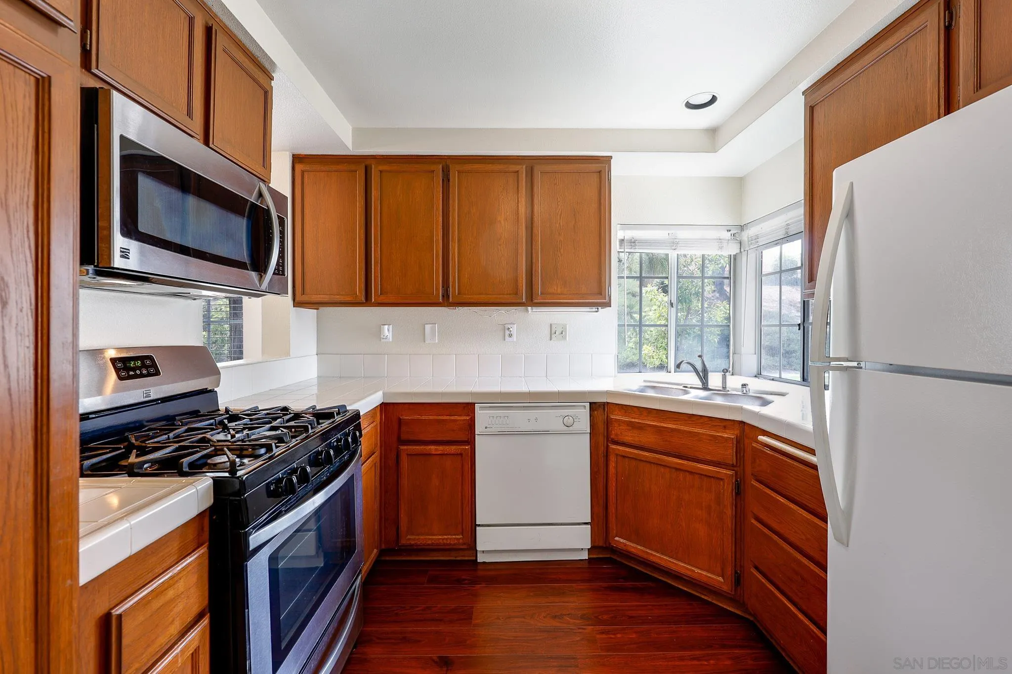 https://cdn.realtyfeed.com/cdn/127/260018988/13cbdd54966ba606462a5ae31afc931c.webp