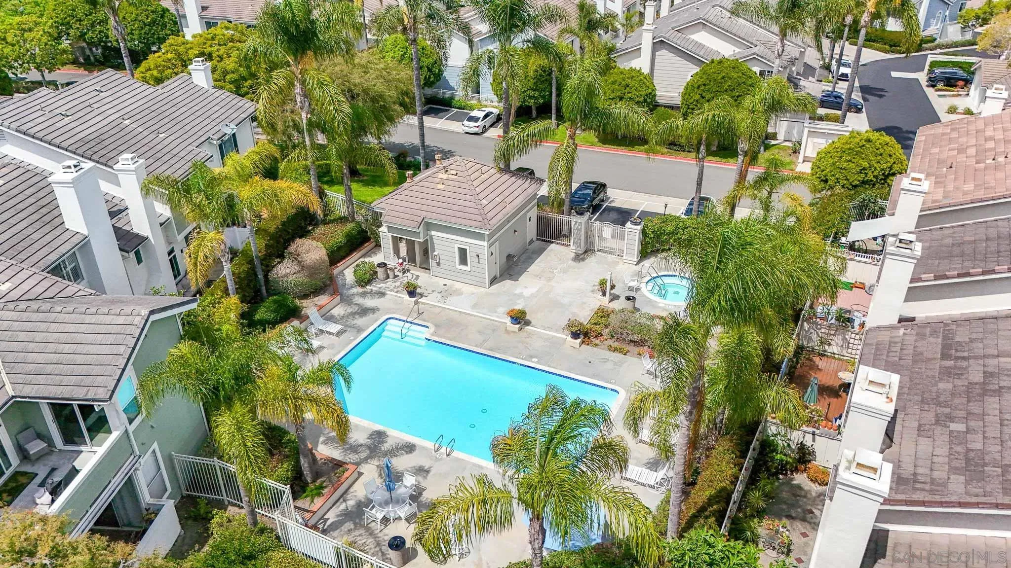 https://cdn.realtyfeed.com/cdn/127/260018988/b47995df72e7ac115d7e2dca7c307d83.webp
