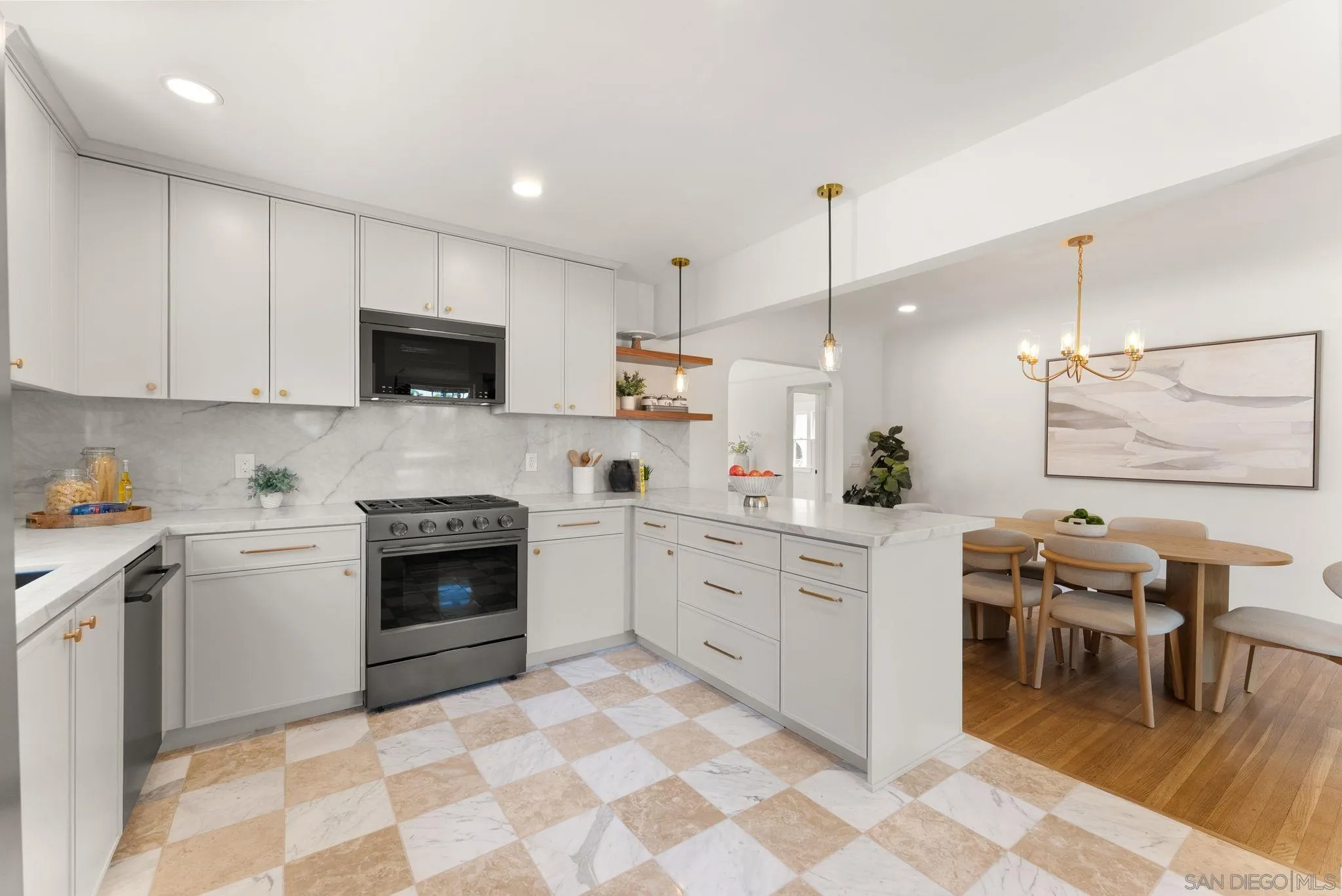 https://cdn.realtyfeed.com/cdn/127/260018989/0fa010ce6d75ecab4218069ce485aa61.webp