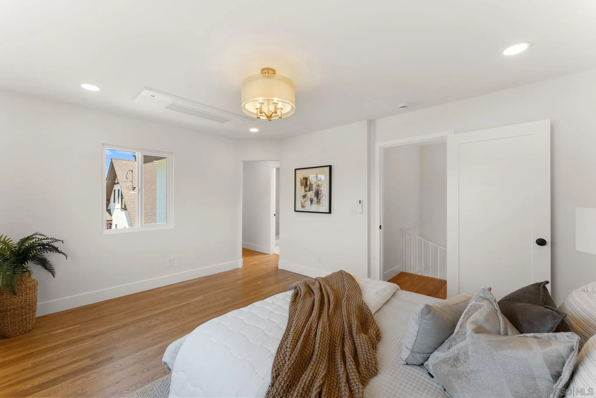 https://cdn.realtyfeed.com/cdn/127/260018989/4cb44ded63a2dd1b93db3a540919816c.webp