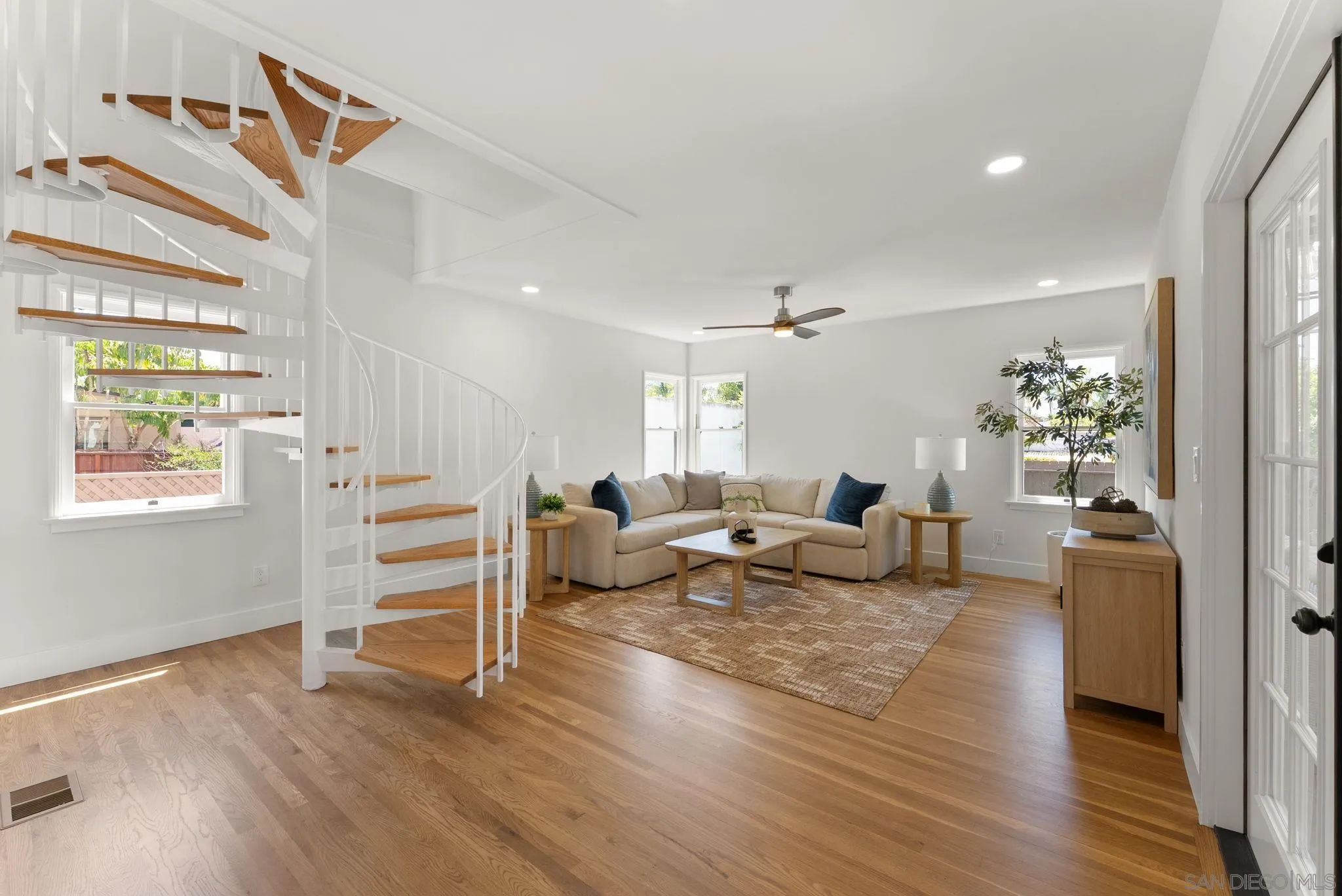 https://cdn.realtyfeed.com/cdn/127/260018989/8428c1f1e82ad93742ed54fc6dd50ca8.webp