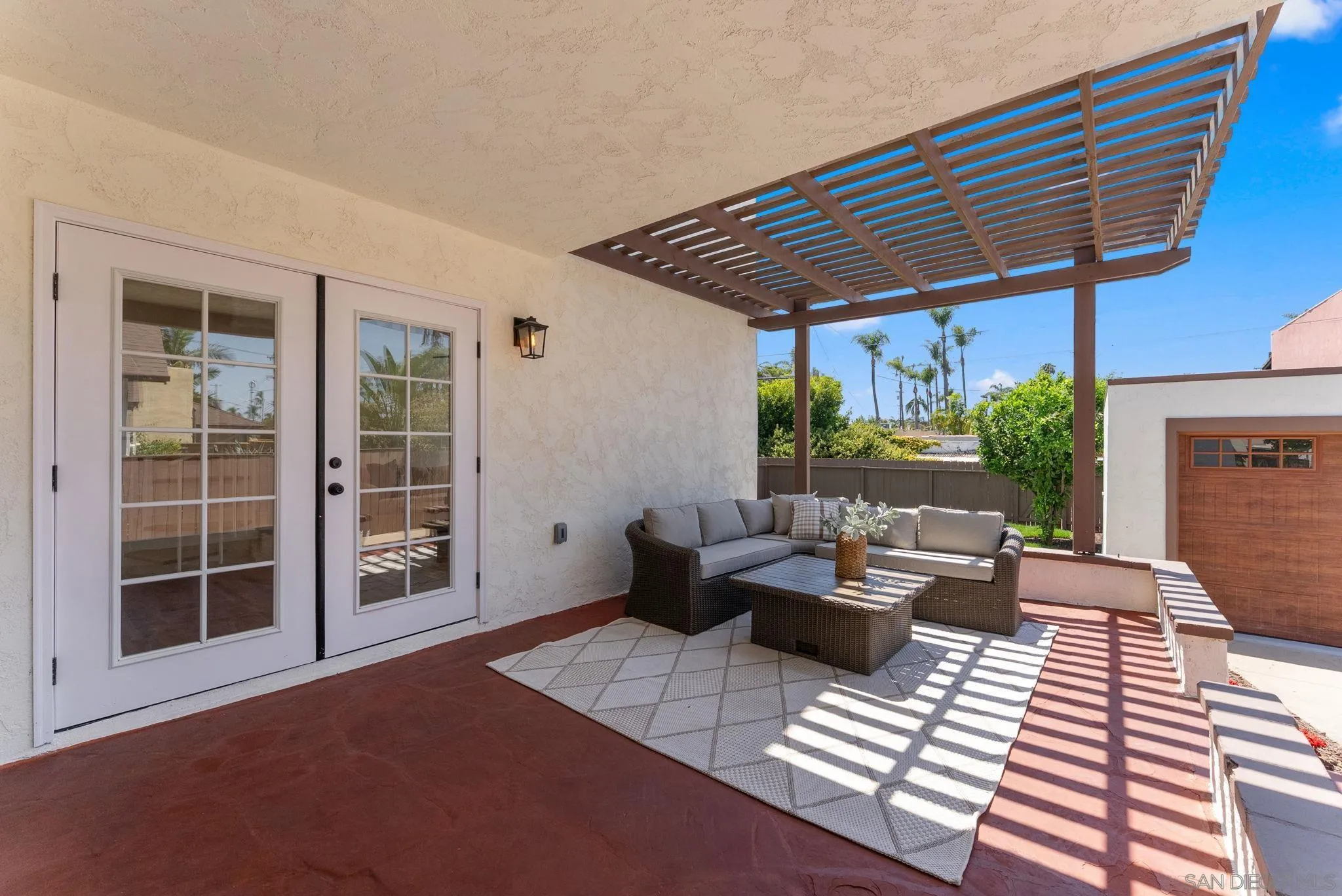https://cdn.realtyfeed.com/cdn/127/260018989/9edf47380827445d48a629f9f67a79df.webp
