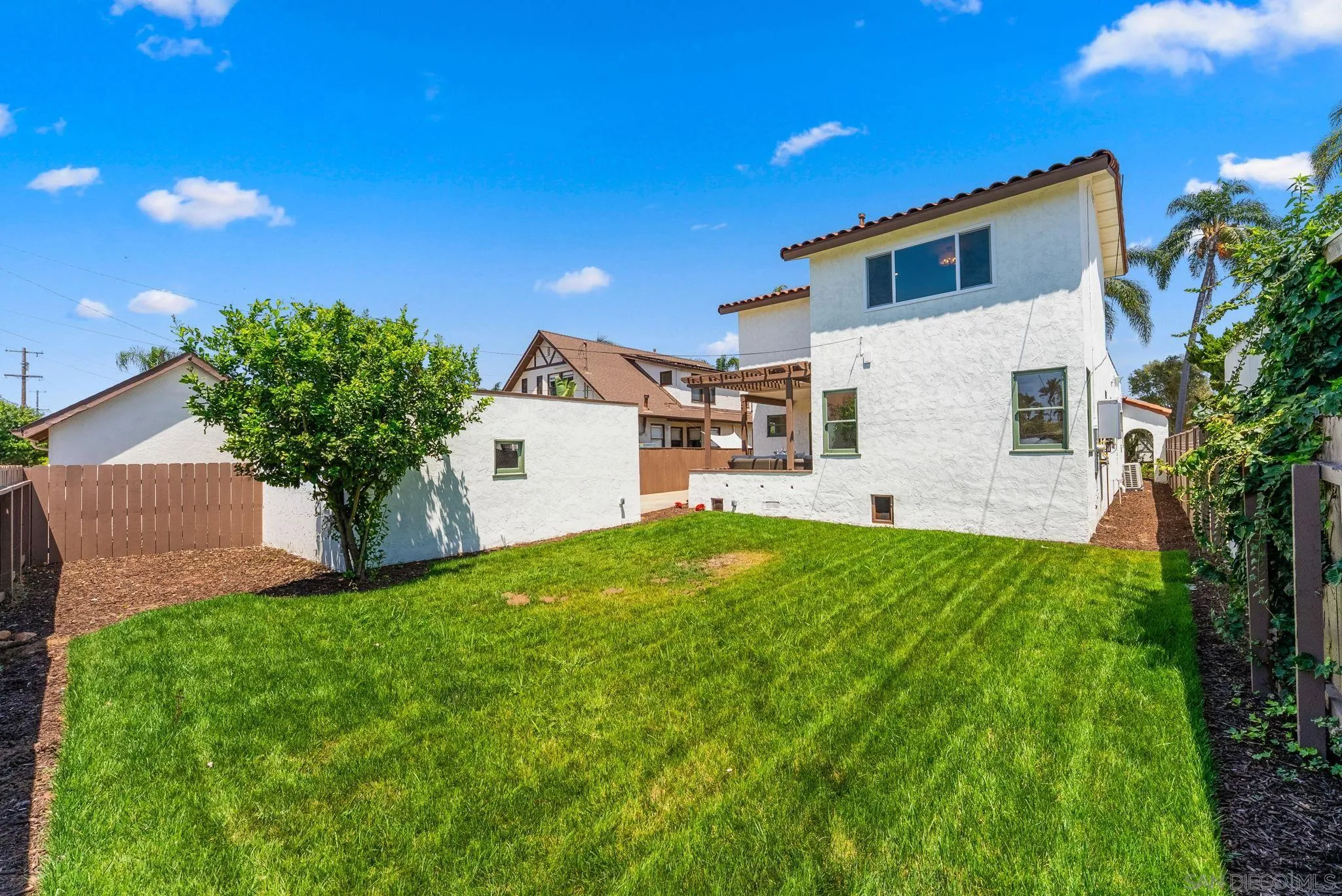 https://cdn.realtyfeed.com/cdn/127/260018989/d668509ce79634c83b283e5f6de25073.webp