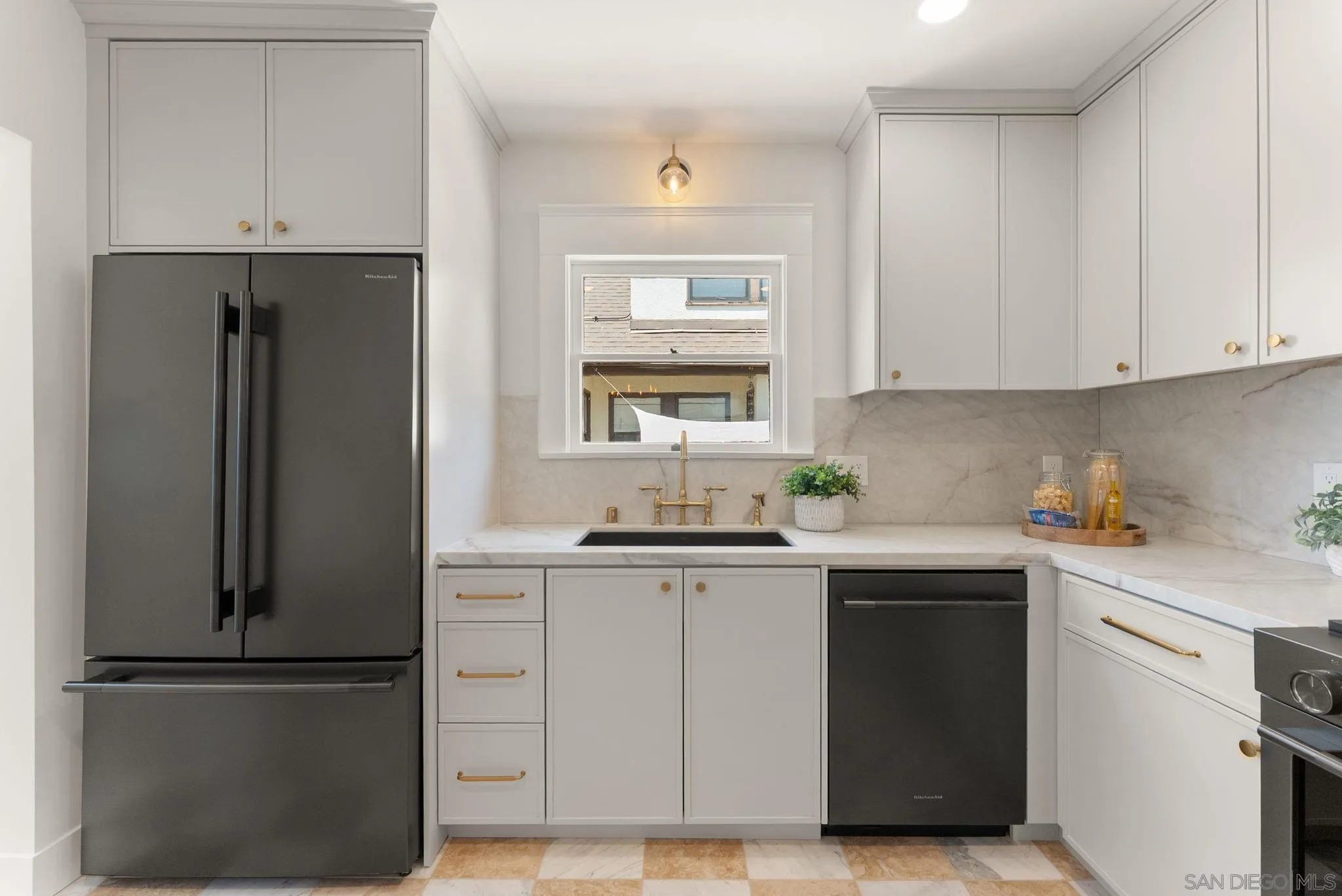 https://cdn.realtyfeed.com/cdn/127/260018989/d88c888ab51331d98042e74a5747678c.webp