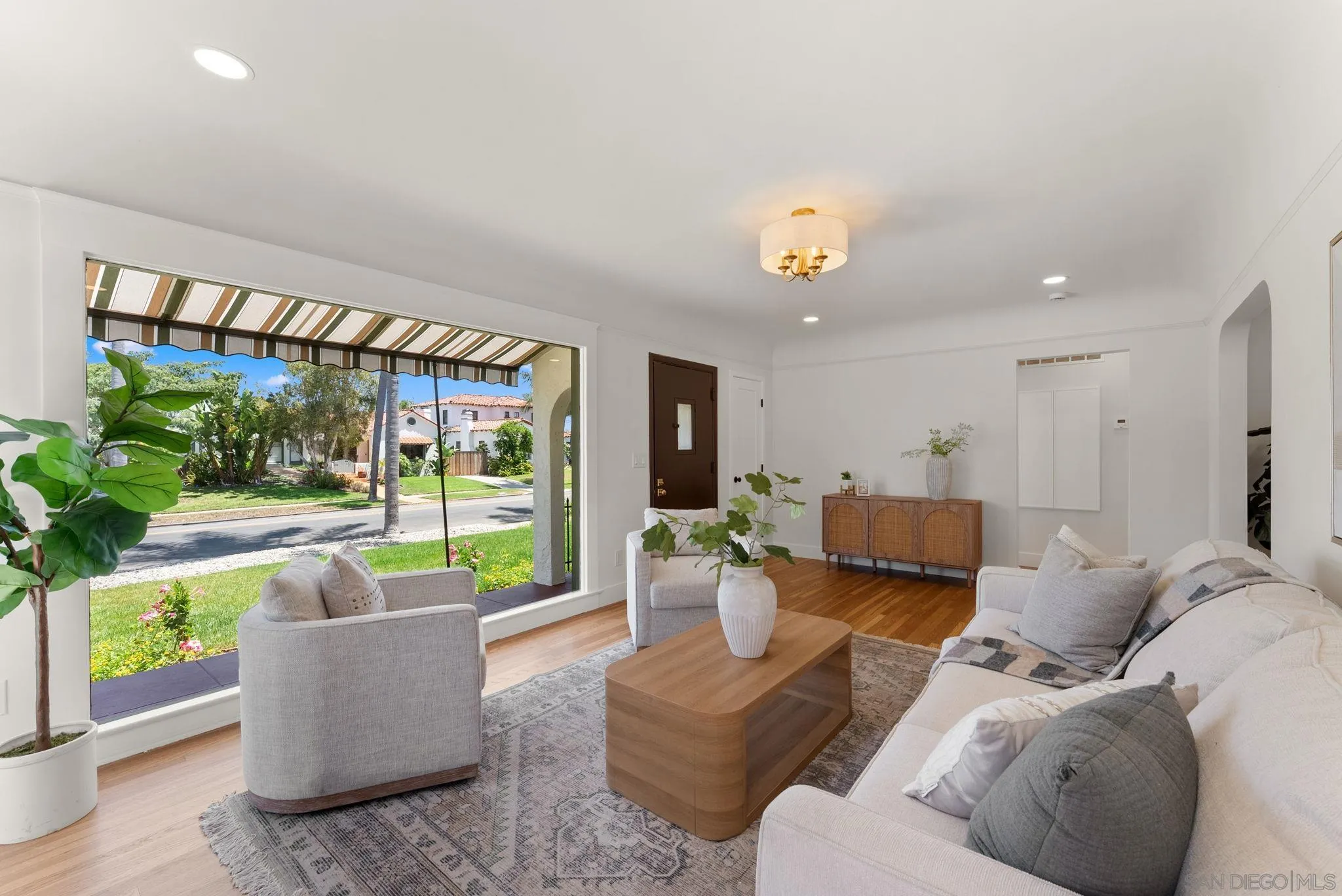 https://cdn.realtyfeed.com/cdn/127/260018989/e02f11c8d54042e14b34b2c0a315b5f1.webp
