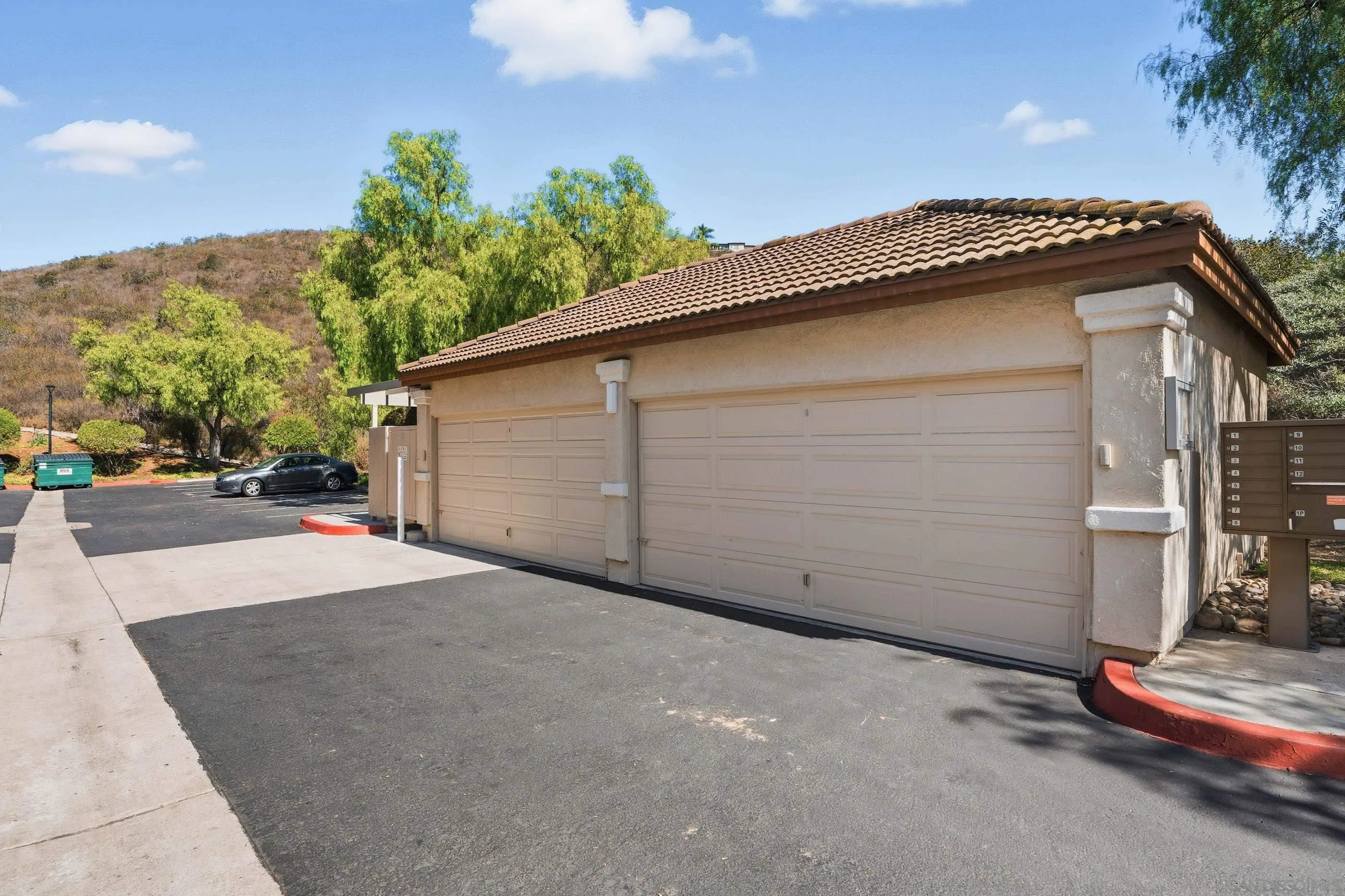 Photo #24: 260018990 Listing: Photo #24