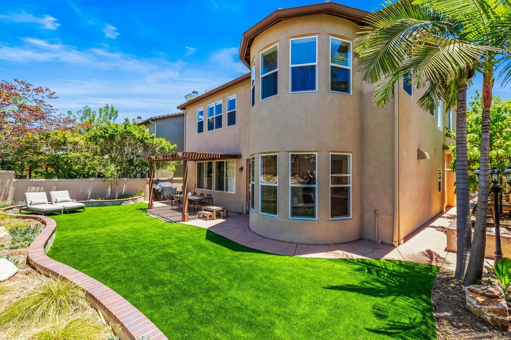 https://cdn.realtyfeed.com/cdn/127/260018991/0d9dfdeed4ee5868ea347505058501ca.webp