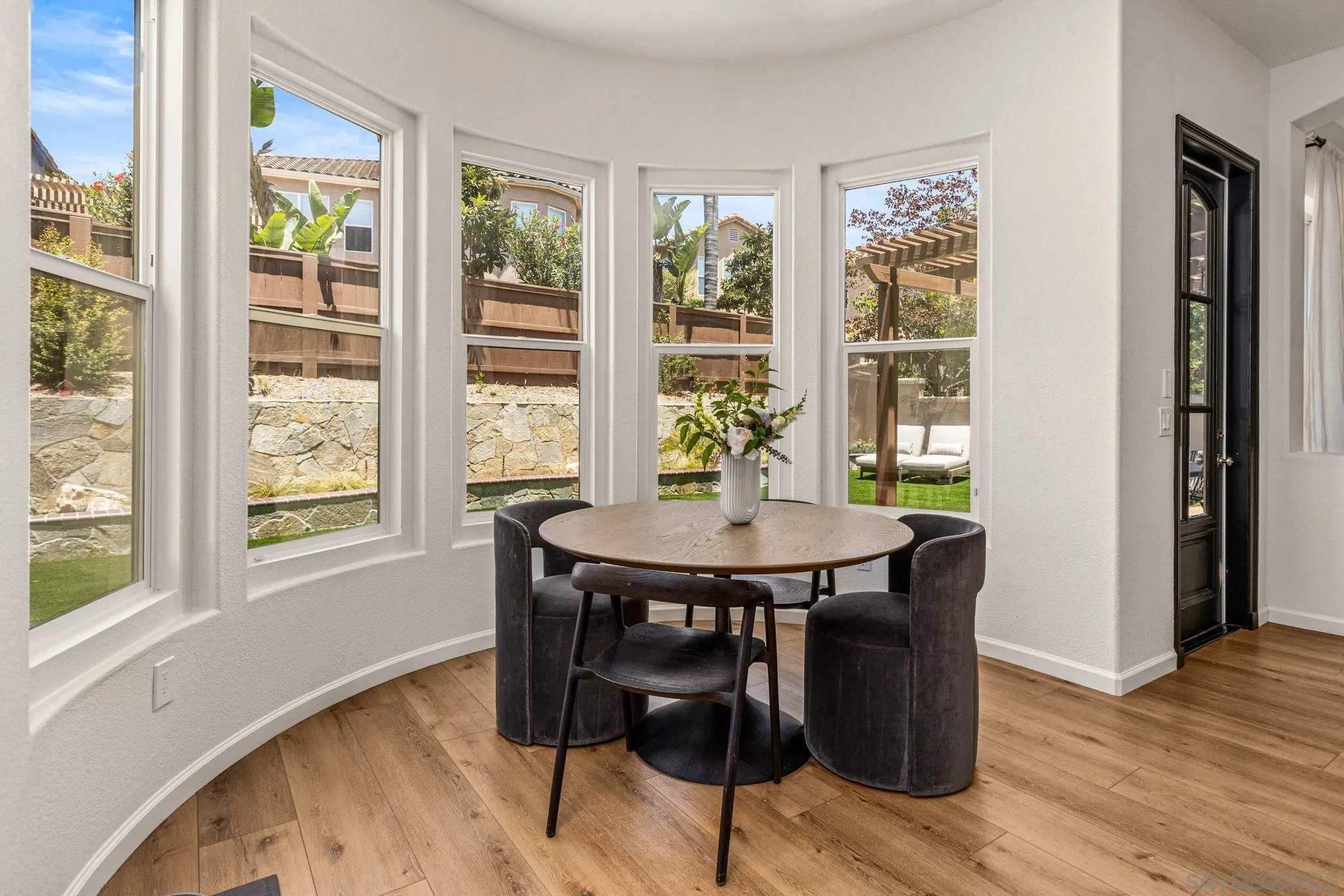 https://cdn.realtyfeed.com/cdn/127/260018991/315f5637649b15423f6154dce04cdeba.webp