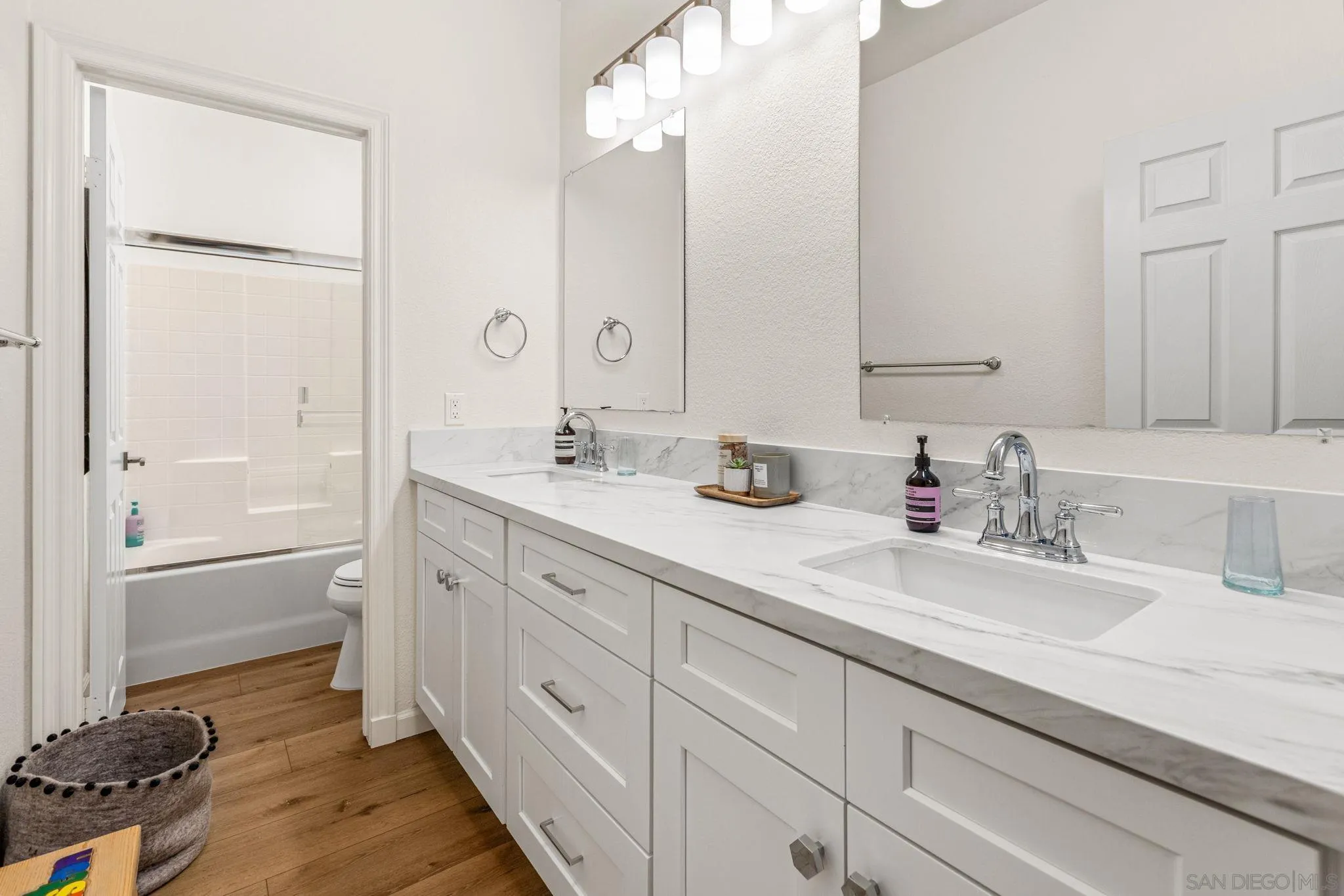https://cdn.realtyfeed.com/cdn/127/260018991/bba907eeadc7798c00ce8b82771d7762.webp