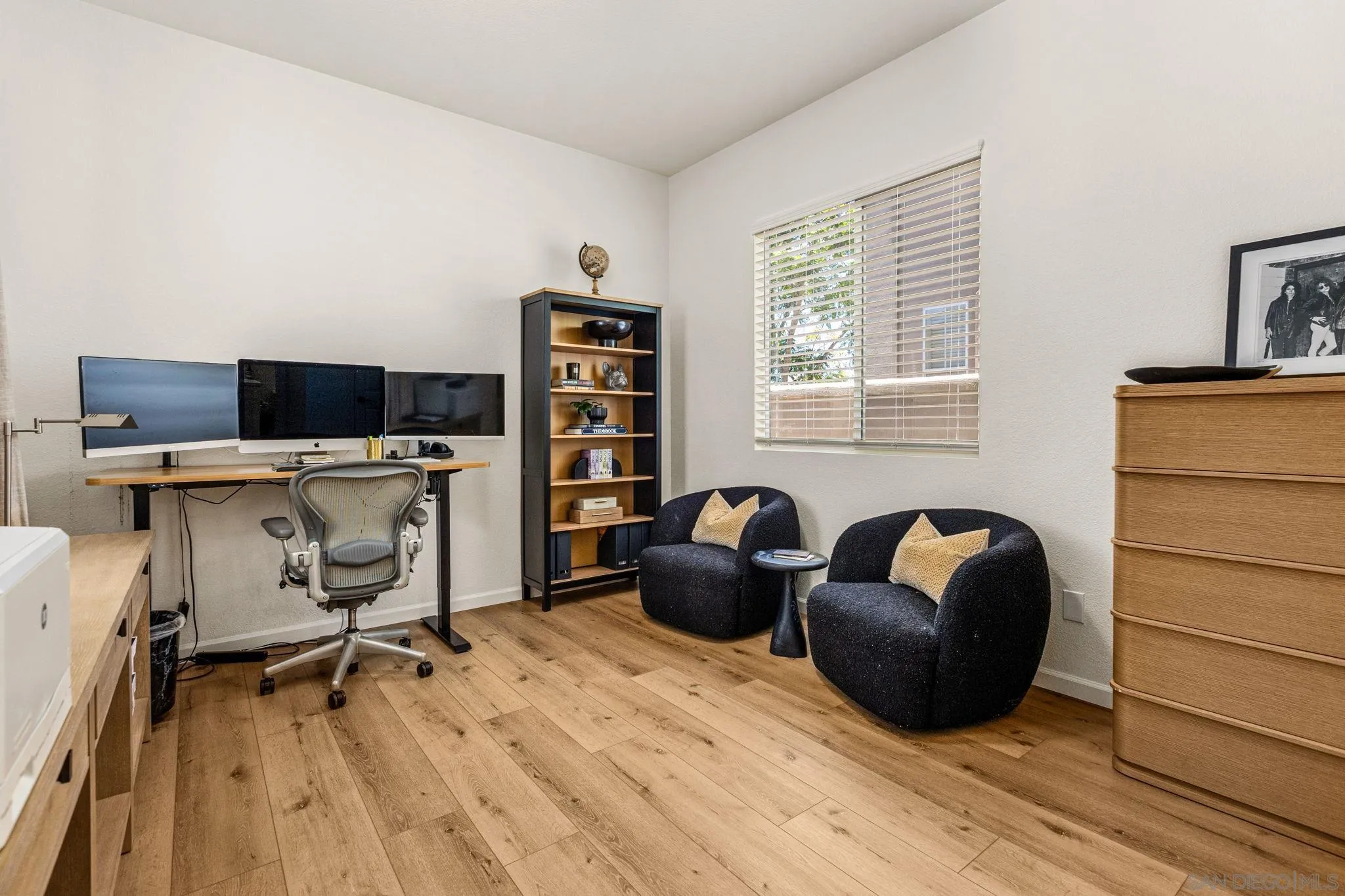 https://cdn.realtyfeed.com/cdn/127/260018991/ee182d5b604bfef13eb1826e46219a19.webp