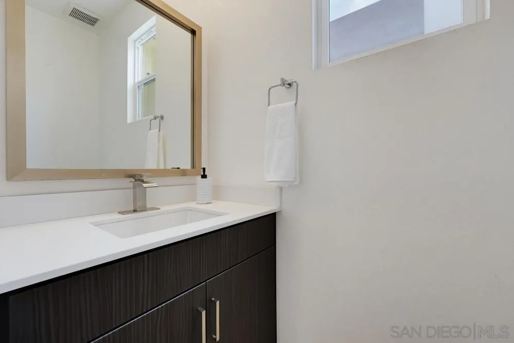 Photo #17: 260018993 Listing: Photo #17