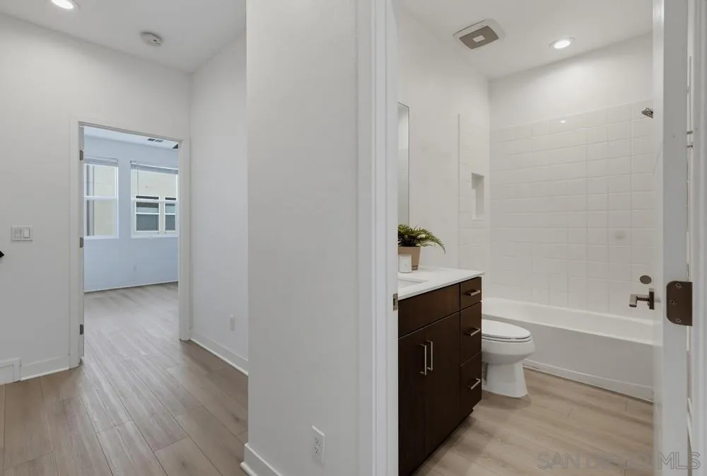 Photo #39: 260018993 Listing: Photo #39