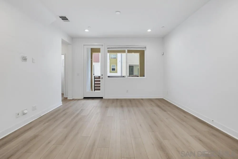 Photo #10: 260018993 Listing: Photo #10