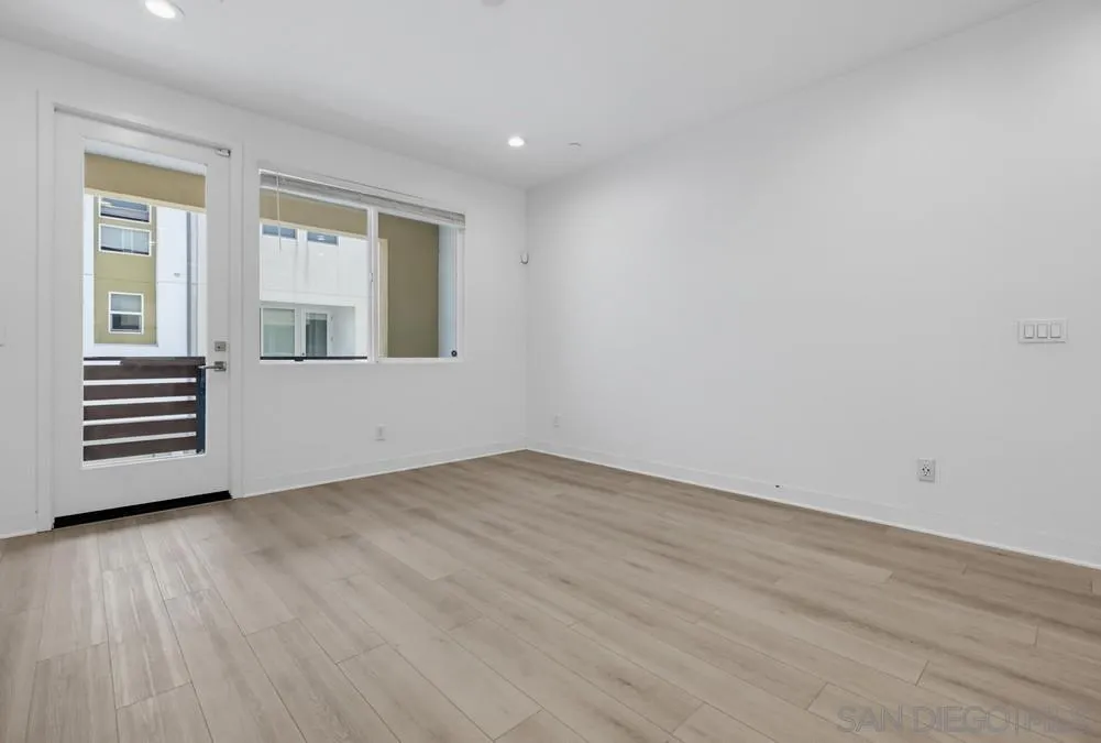 Photo #11: 260018993 Listing: Photo #11