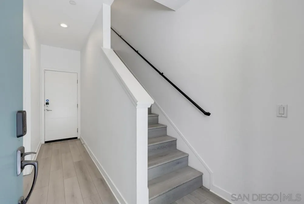 Photo #6: 260018993 Listing: Photo #6